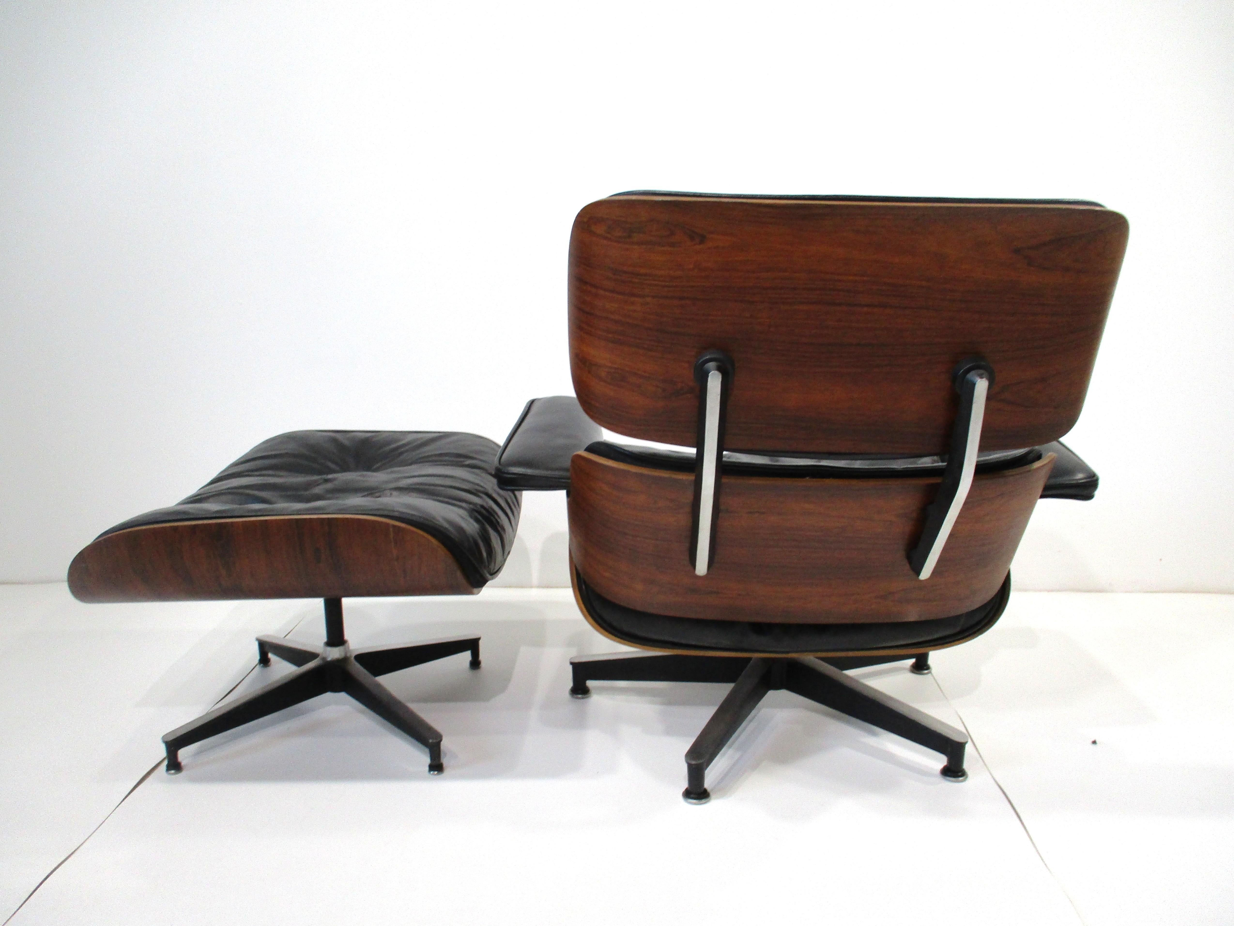 American Eames 670 Rosewood Leather Lounge Chair with Ottoman for Herman Miller (A) For Sale