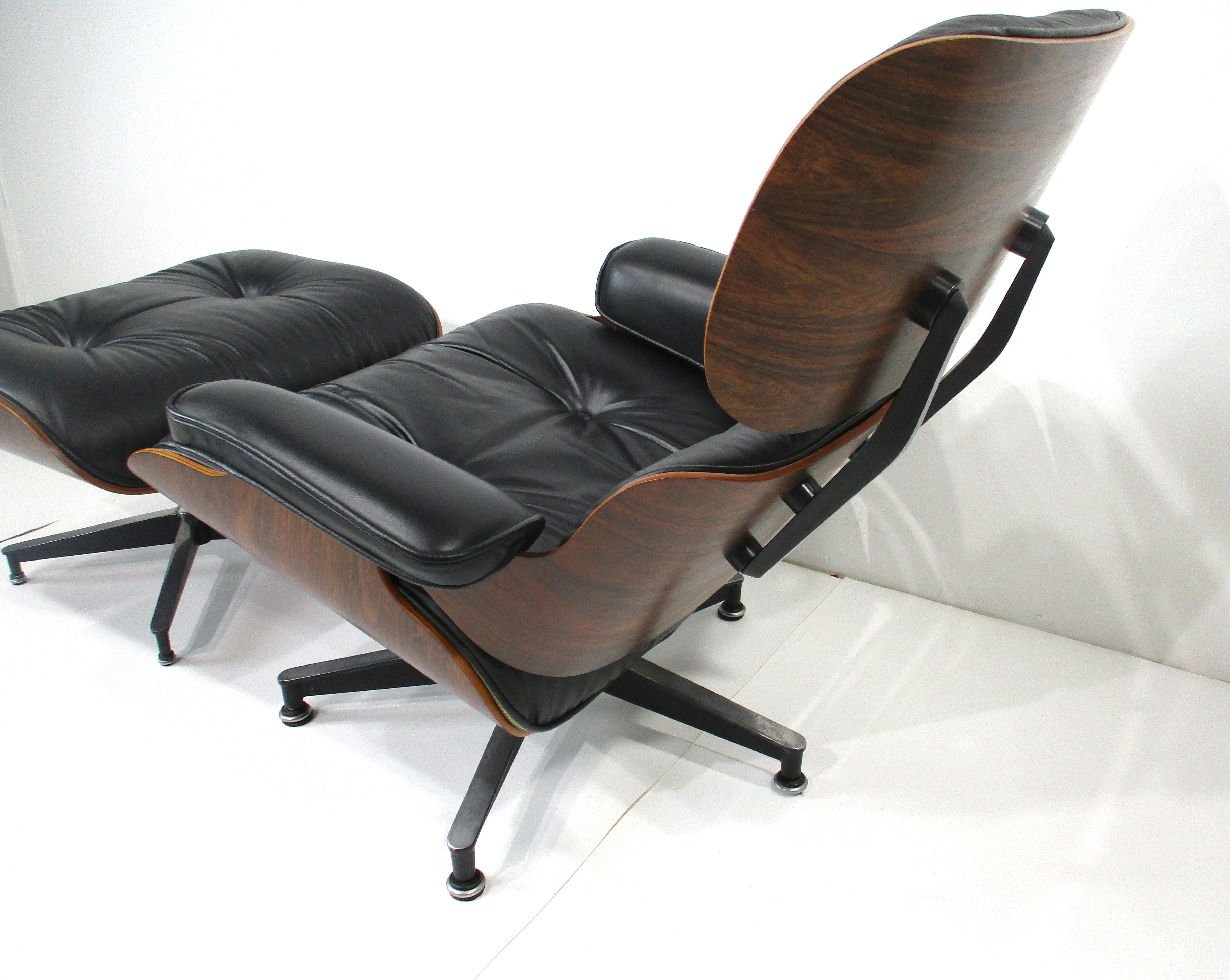 20th Century Eames 670 Rosewood Leather Lounge Chair with Ottoman for Herman Miller (A)