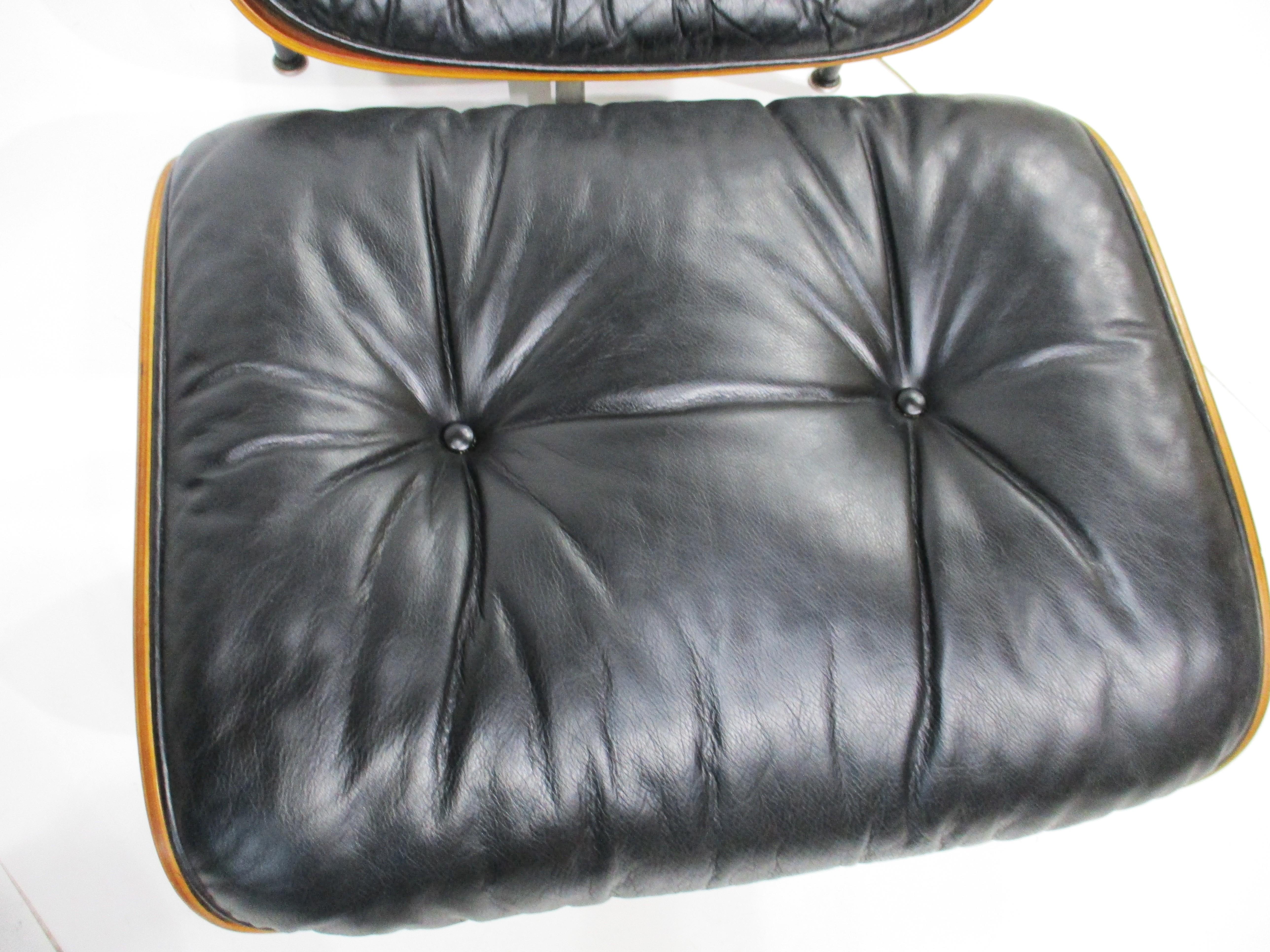 Eames 670 Palisander Leder Lounge Chair mit Ottomane für Herman Miller (DB) im Angebot 3