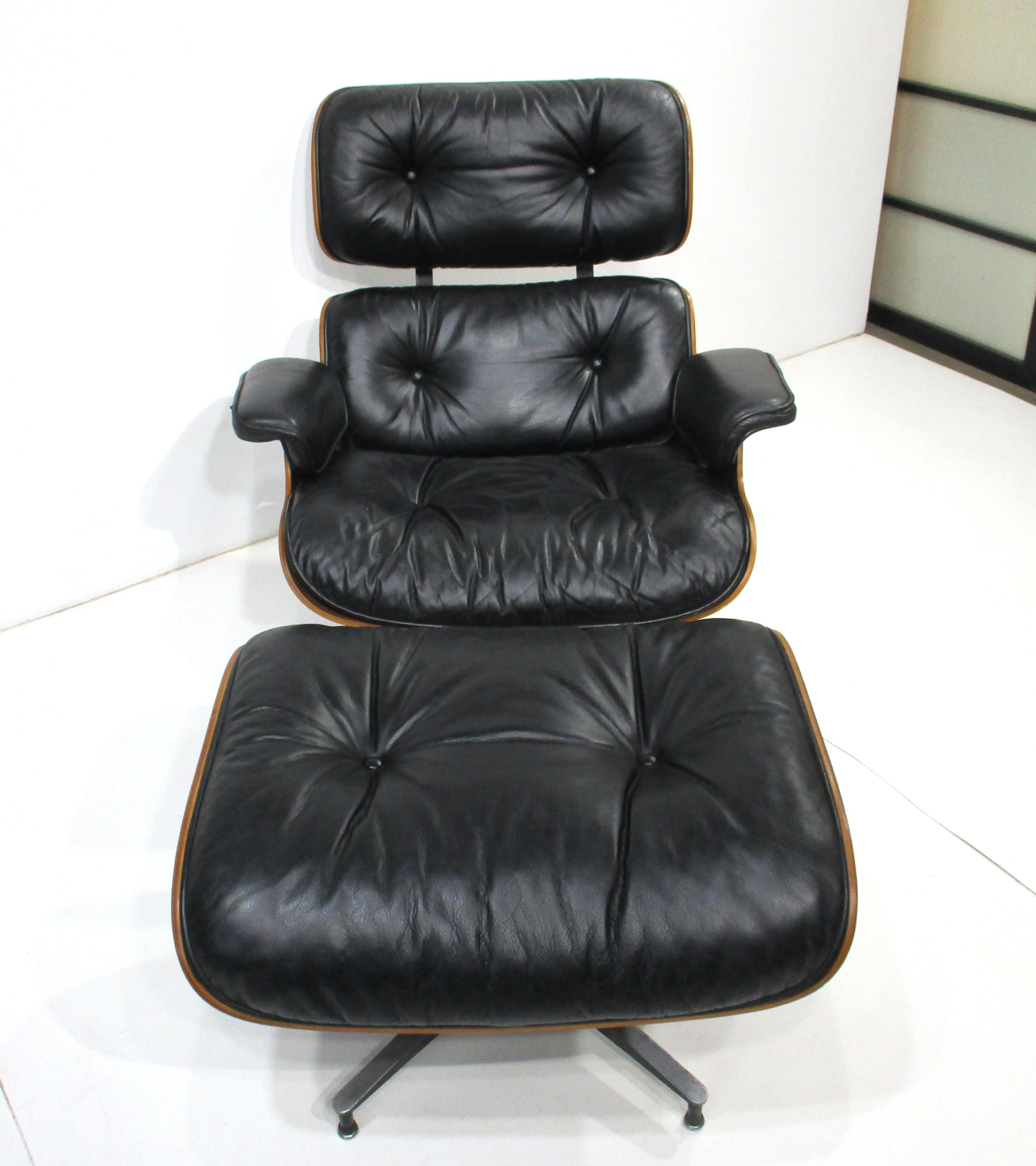 Eames 670 Palisander Leder Lounge Chair mit Ottomane für Herman Miller (DB) (Aluminium) im Angebot