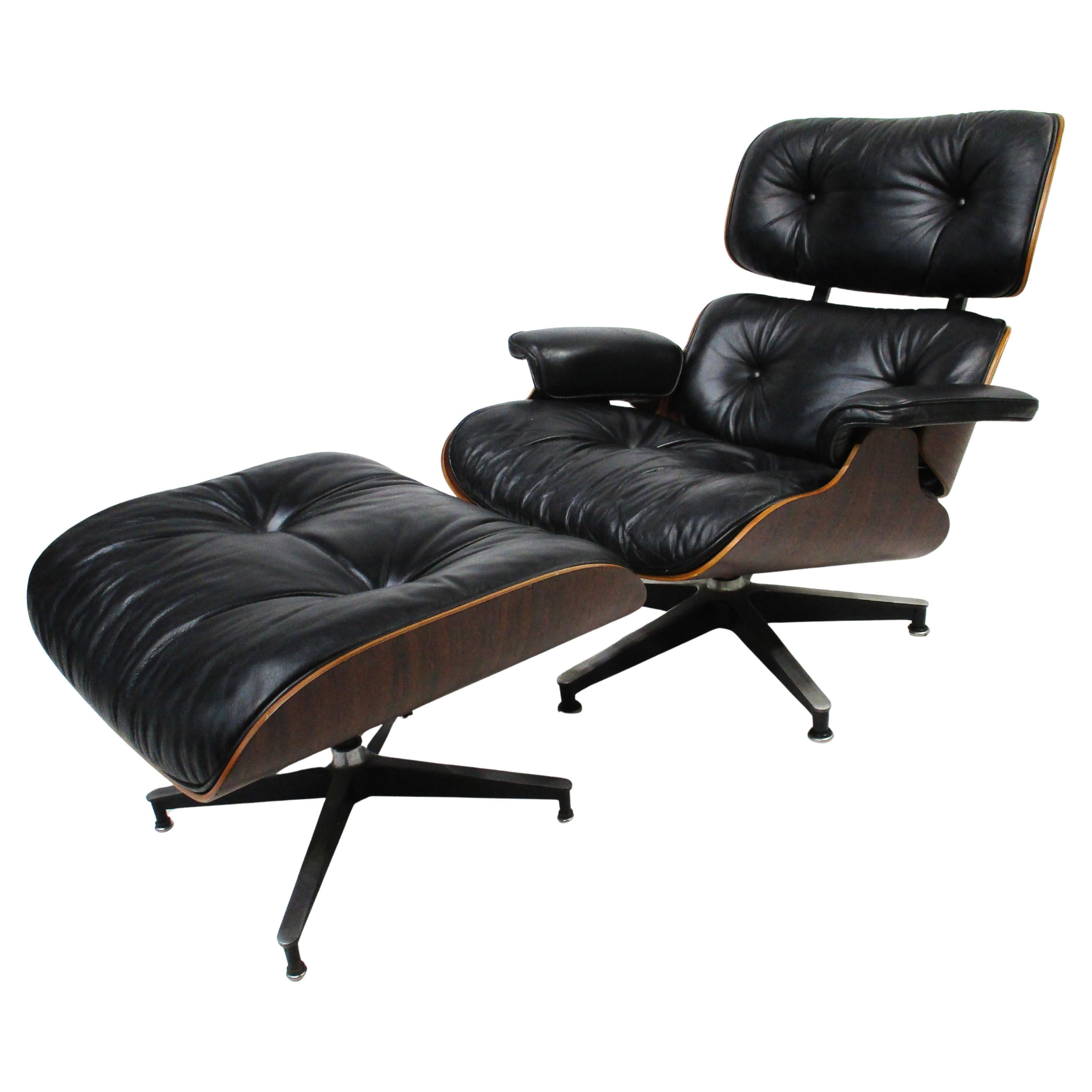Eames-Loungesessel Ottoman