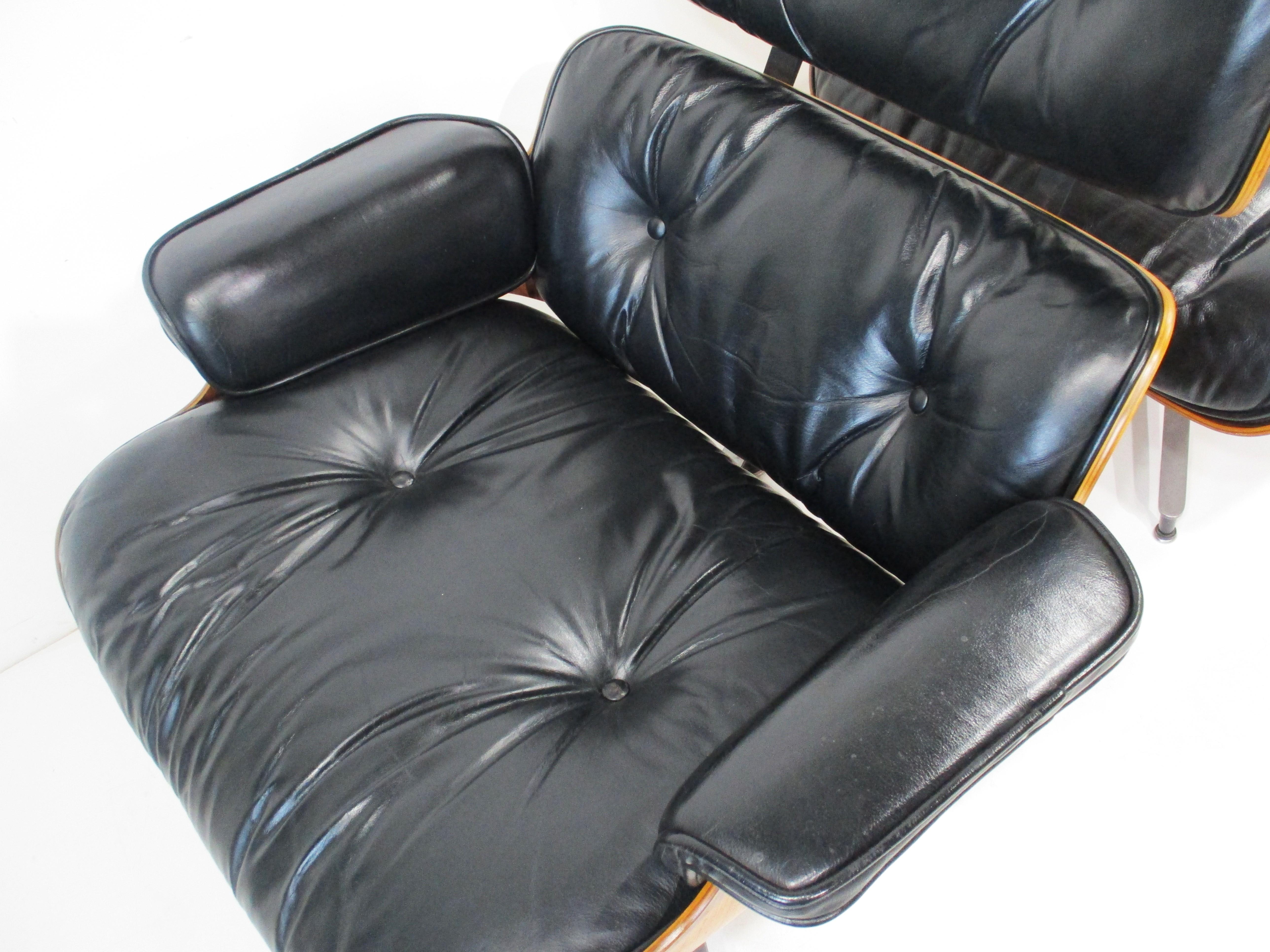 Eames 670 Rosewood Leather Lounge Chair with Ottoman for Herman Miller For Sale 2