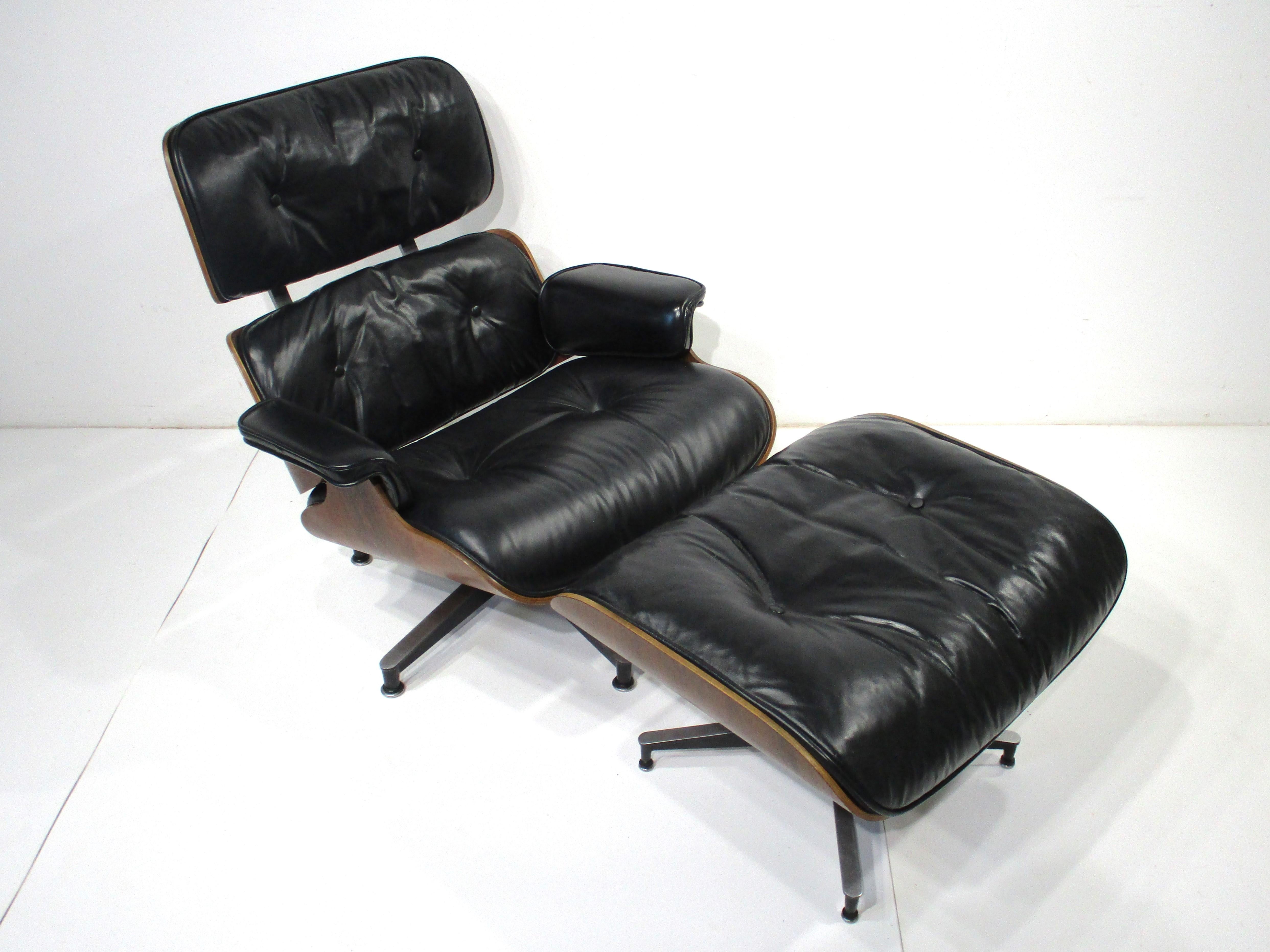 Eames 670 Rosewood Leather Lounge Chair with Ottoman   9