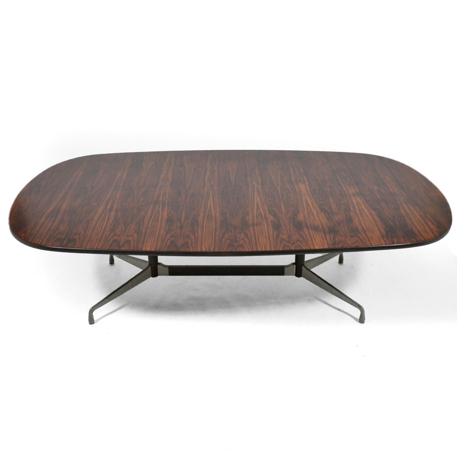 eames oval dining table