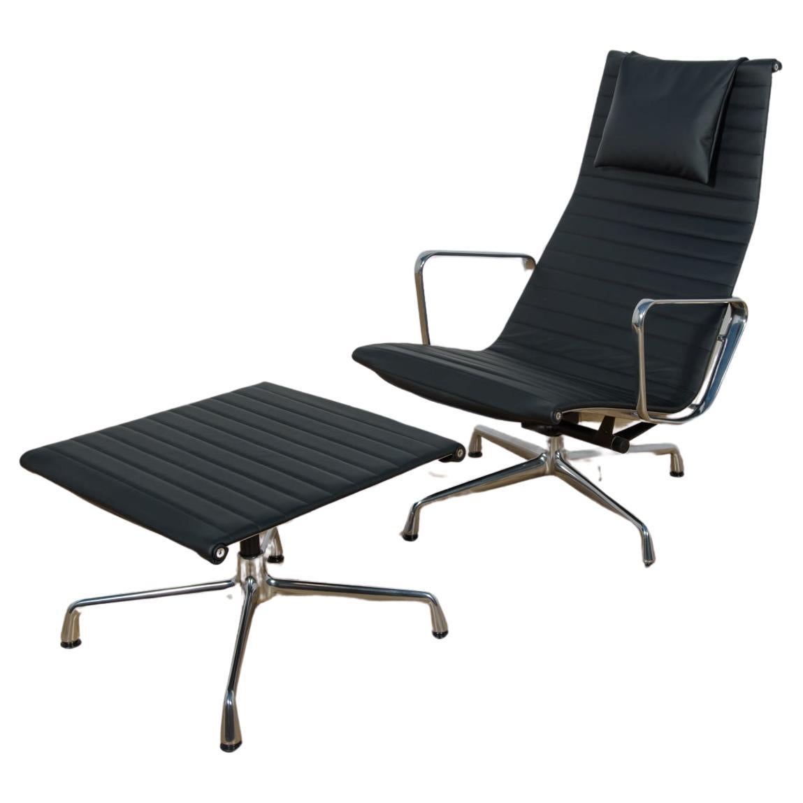 Eames Alu Group EA124 & EA125 Lounge Chair & Ottoman di Charles and Ray Eames