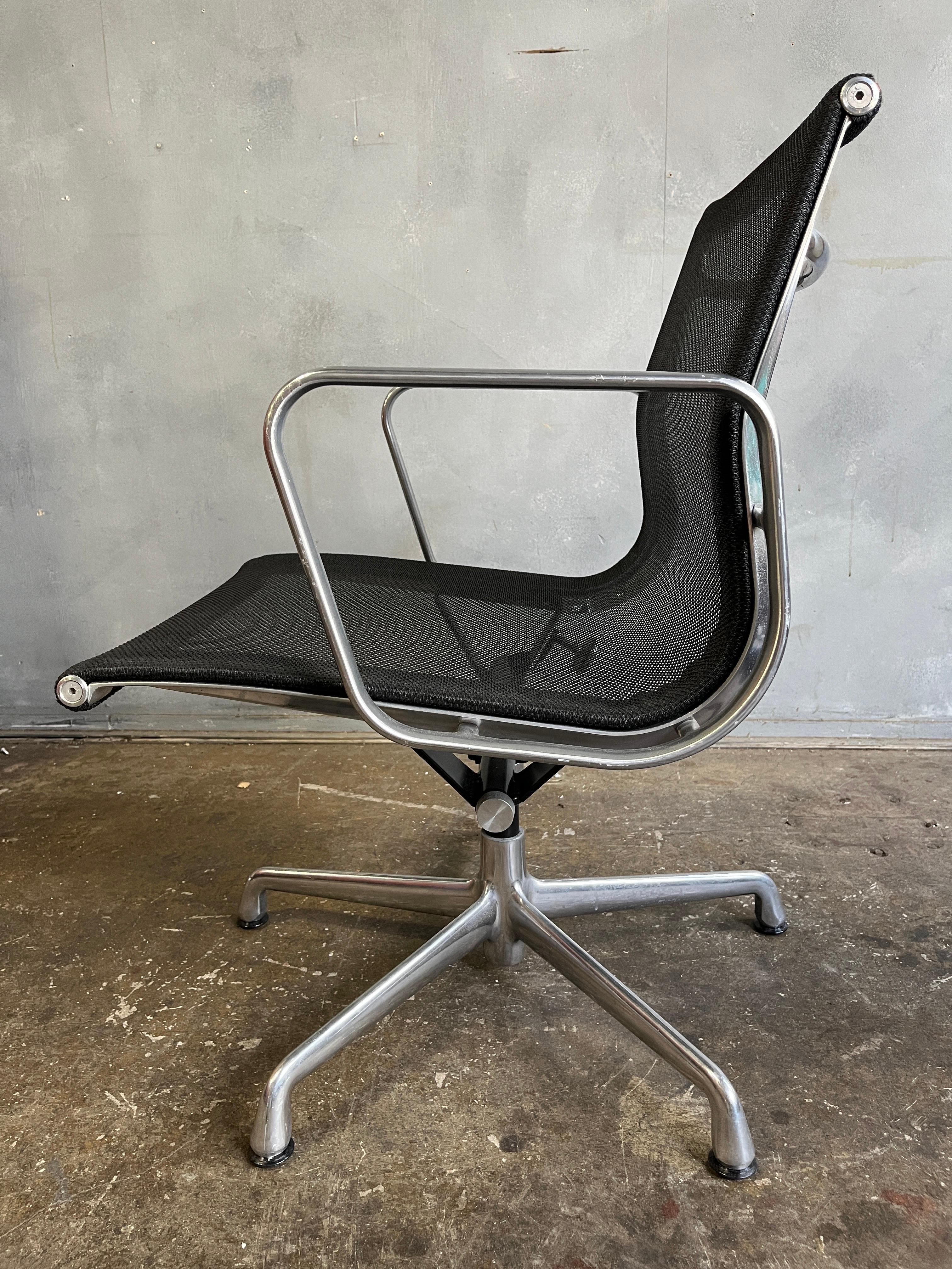 20th Century Eames Aluminium Group Chairs for Herman Miller 3 Available For Sale