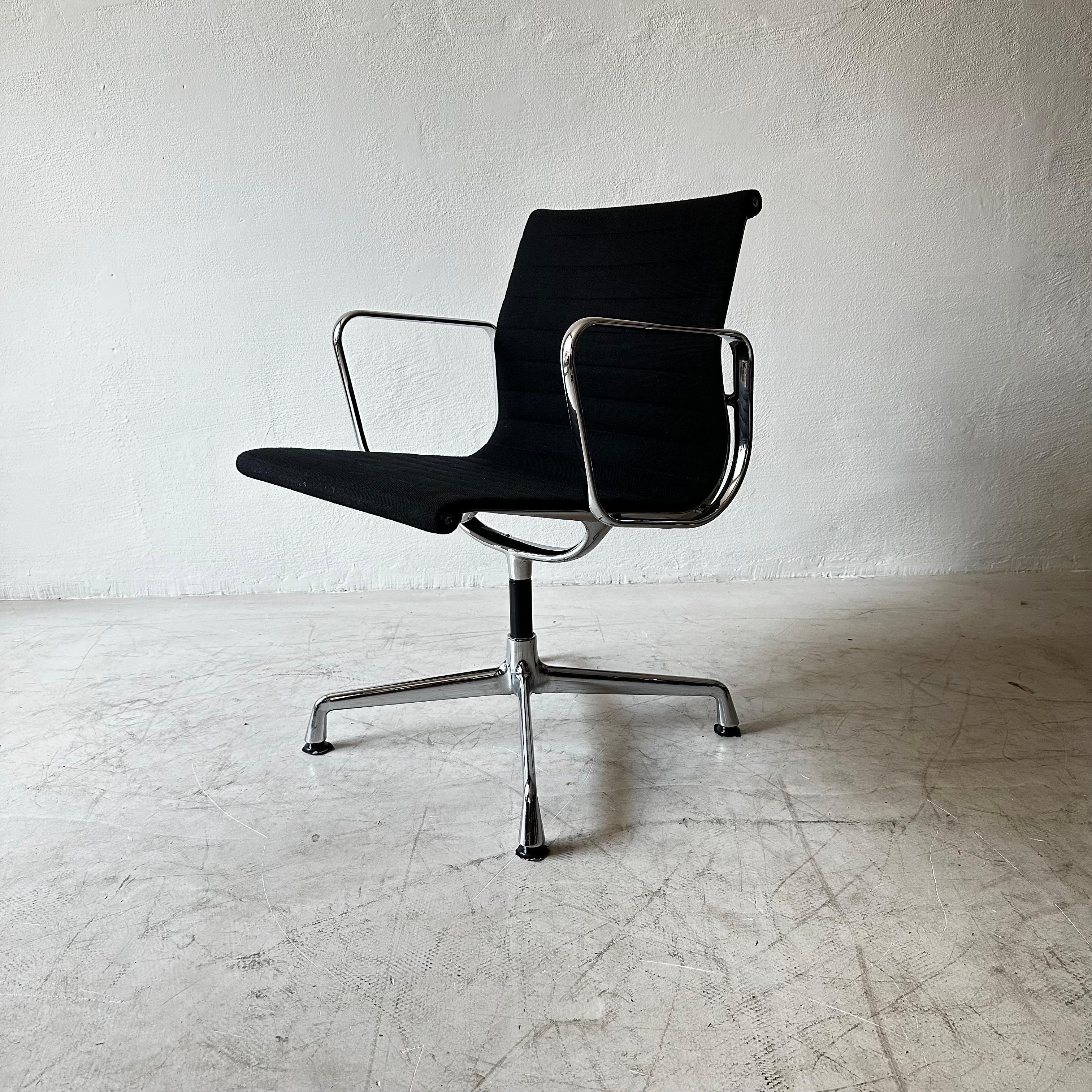 Mid-Century Modern Eames Aluminium Group EA108 Chairs by Vitra For Sale