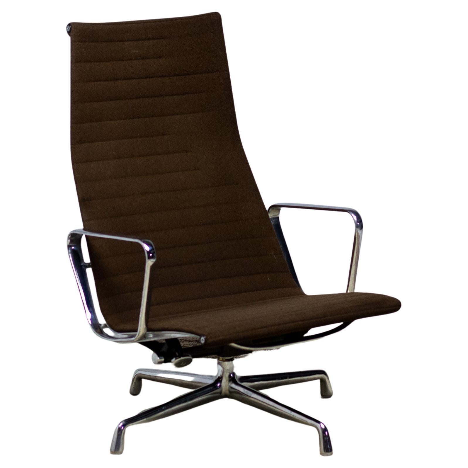 Eames Aluminium Group Lounge Chair for Herman Miller For Sale