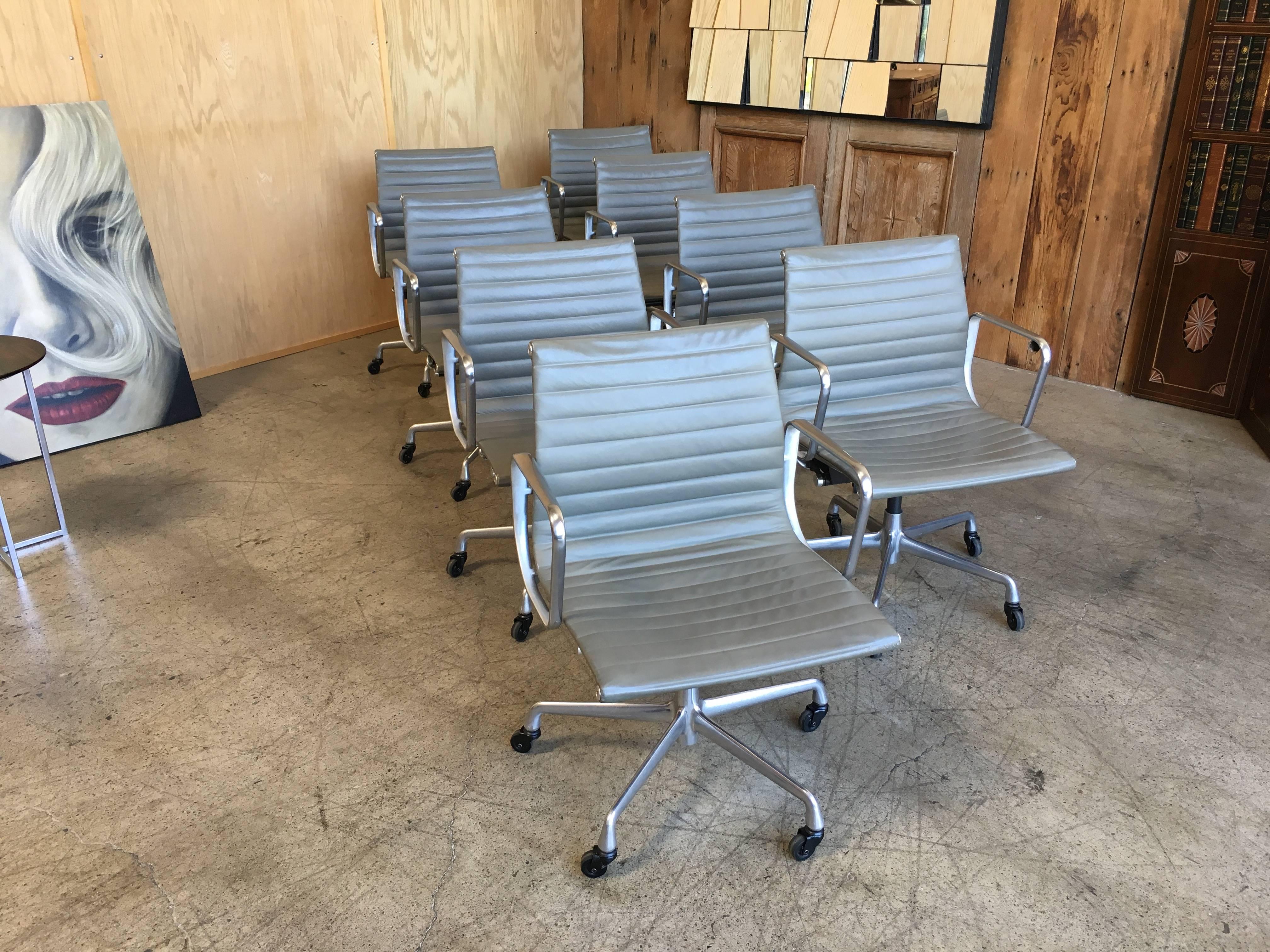 Eames Aluminium Group Management Chairs for Herman Miller 6