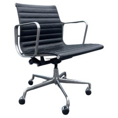 Eames Aluminium Management Chairs in Black Leather for Herman Miller