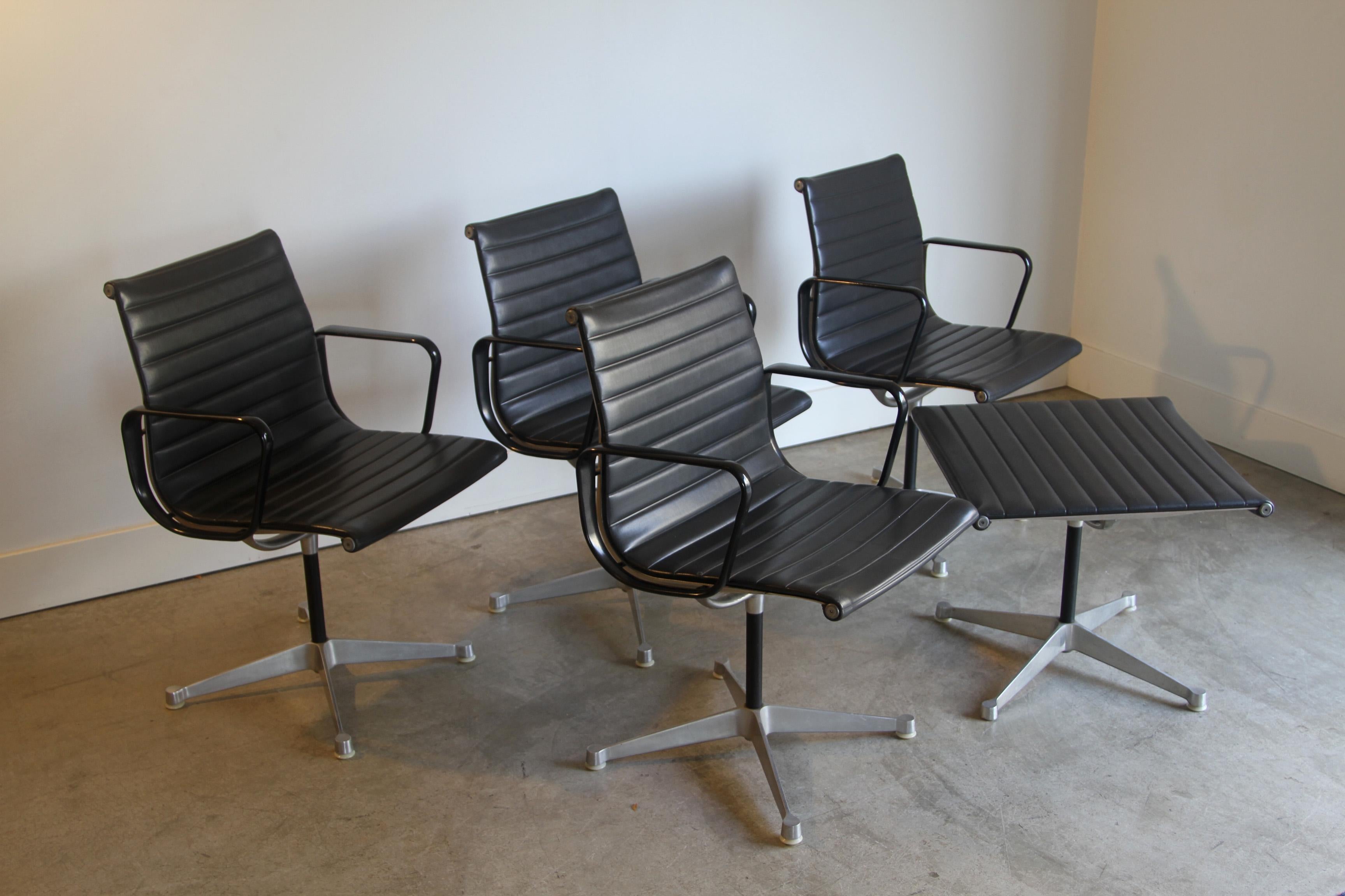 20th Century Eames Aluminum Group Black Leather Chairs Herman Miller 4 Available For Sale
