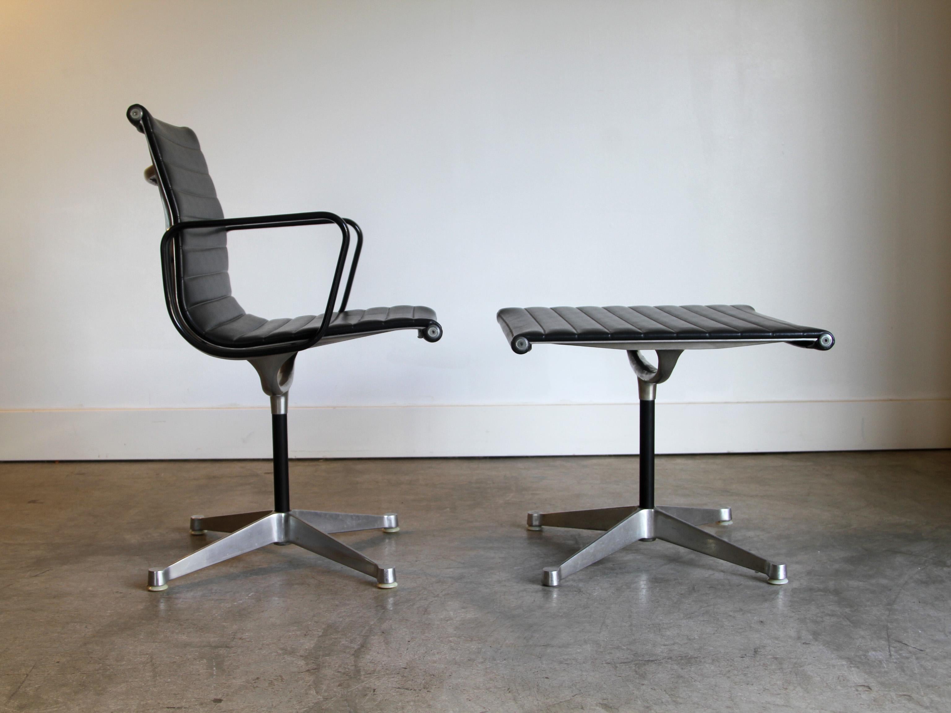 Eames Aluminum Group Black Leather Chairs Herman Miller 4 Available For Sale 2