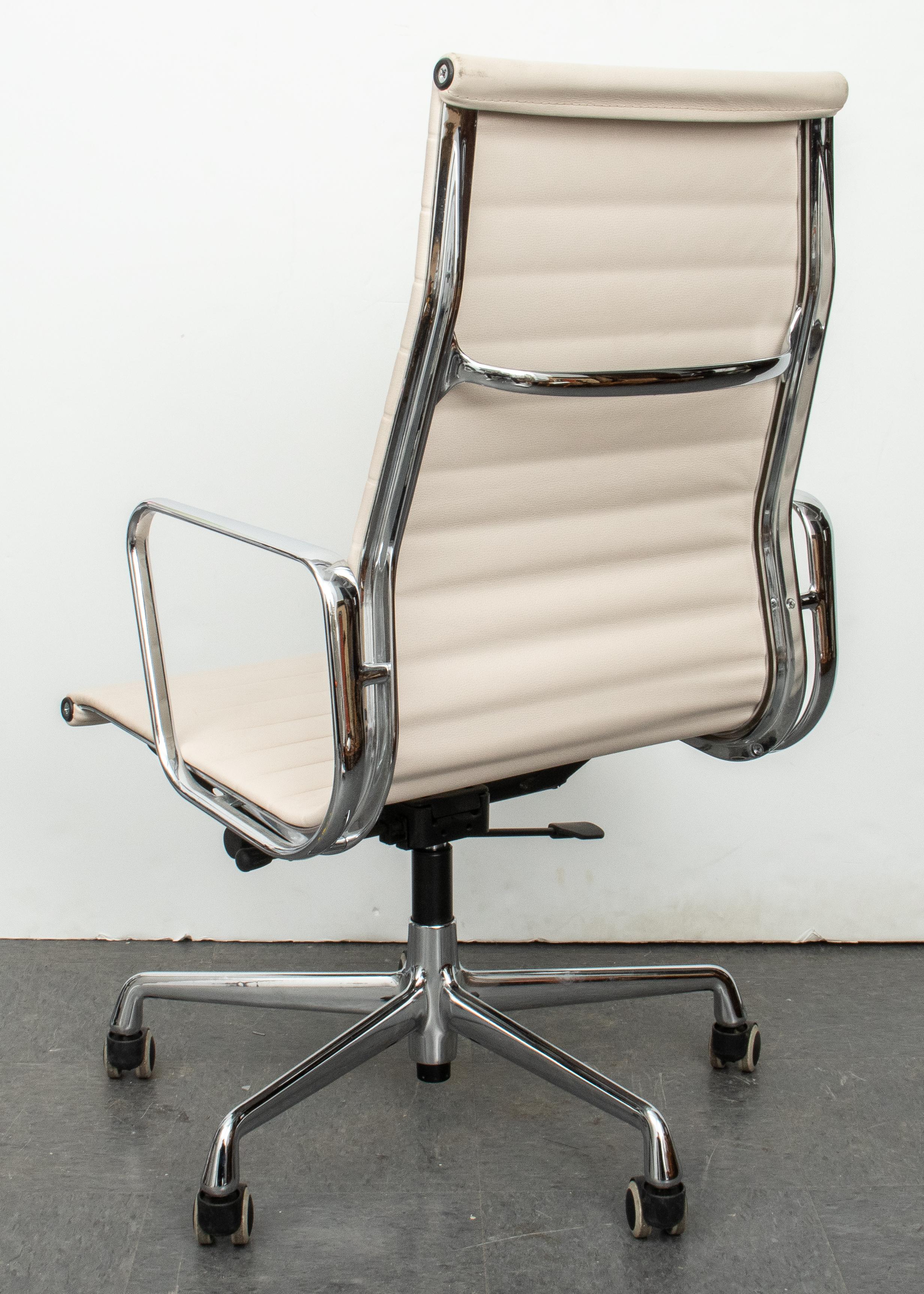 Eames Aluminum Group Chair 