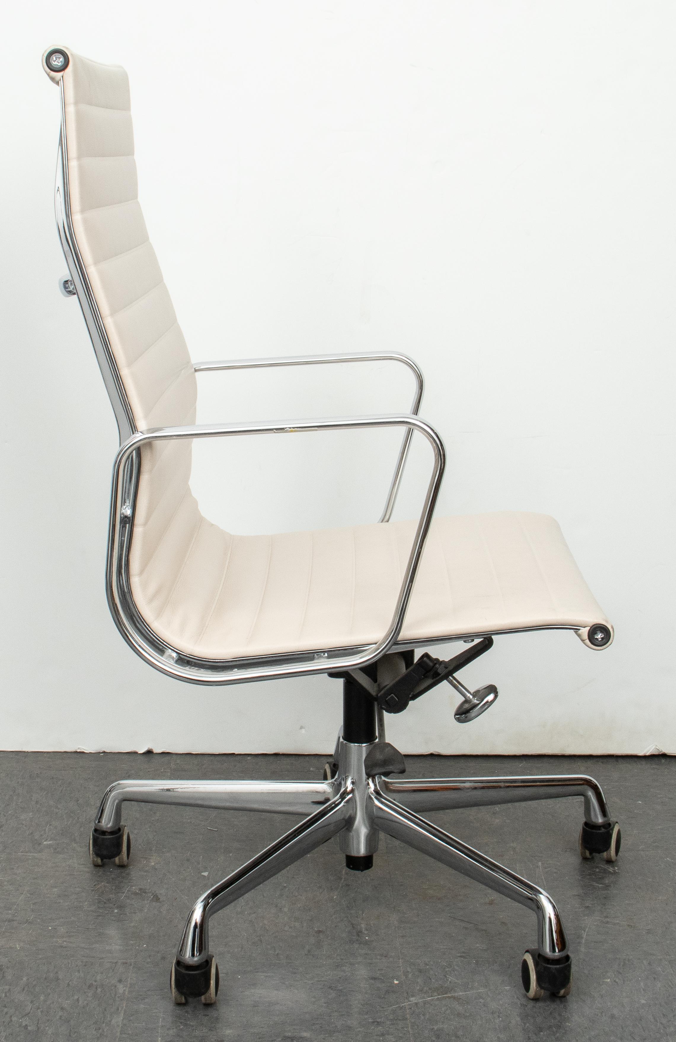 Eames Aluminum Group Chair 