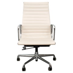 Eames Aluminum Group Chair "Executive"