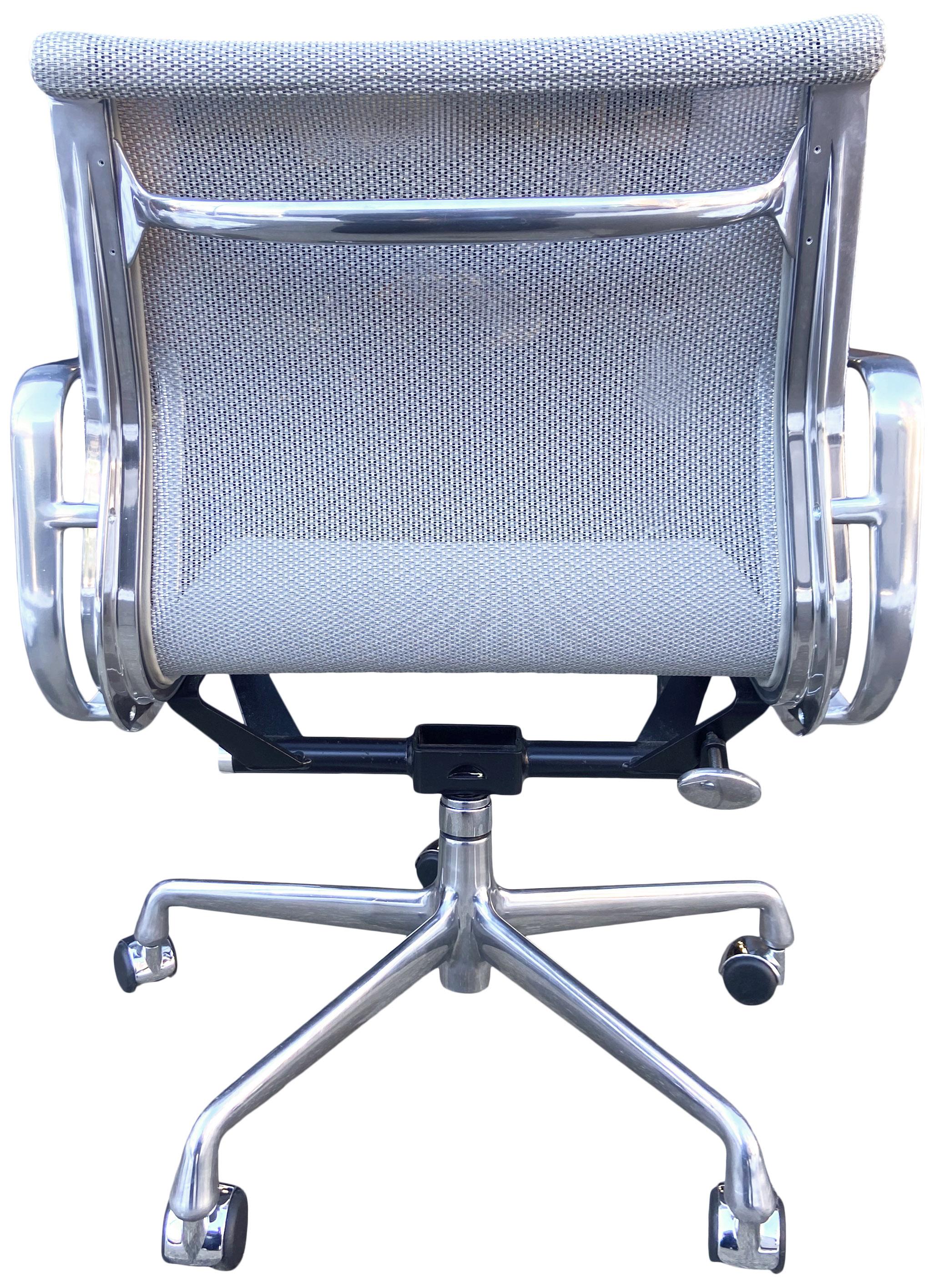 Eames Aluminum Group Chairs for Herman Miller 1