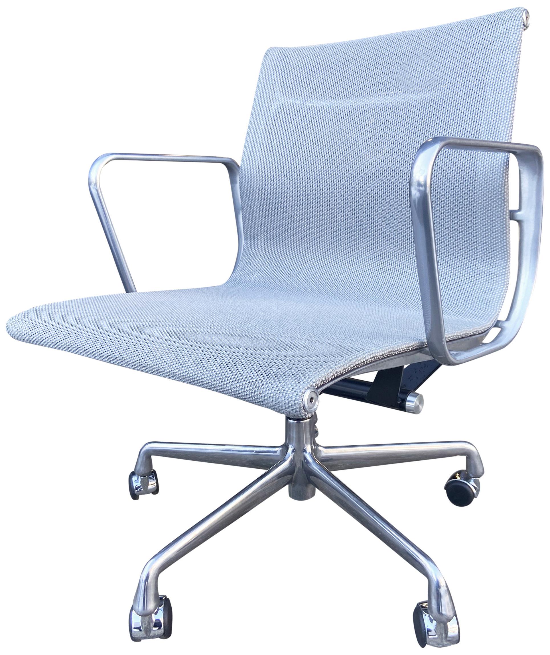 Eames Aluminum Group Chairs for Herman Miller 3