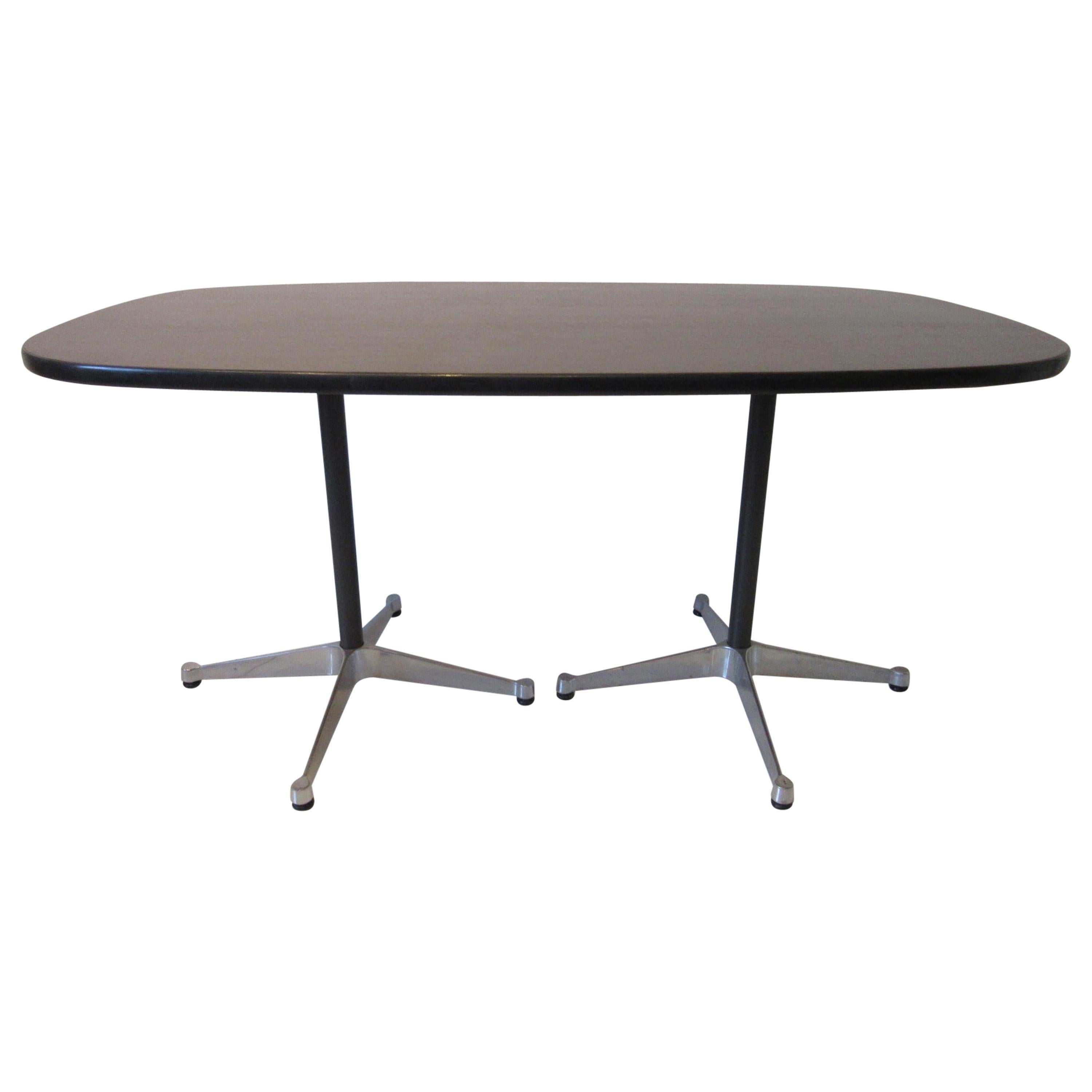 Table de salle à manger de groupe Eames en aluminium pour Herman Miller en vente