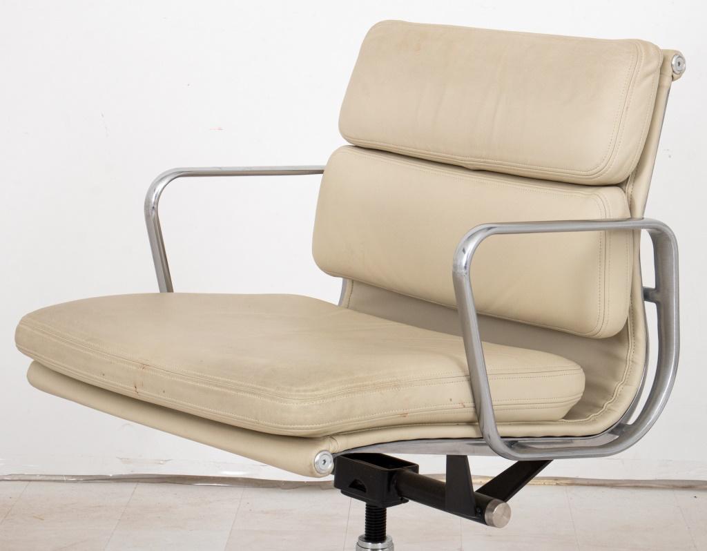 Eames Soft Pad Aluminum Group Office Chair 1