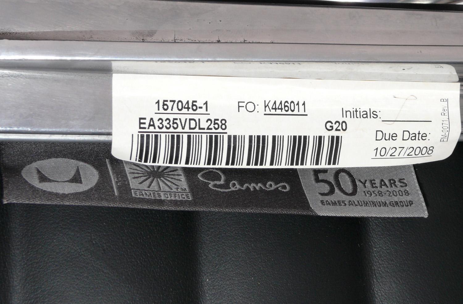Eames Aluminum Group Office Chair In Good Condition In Atlanta, GA