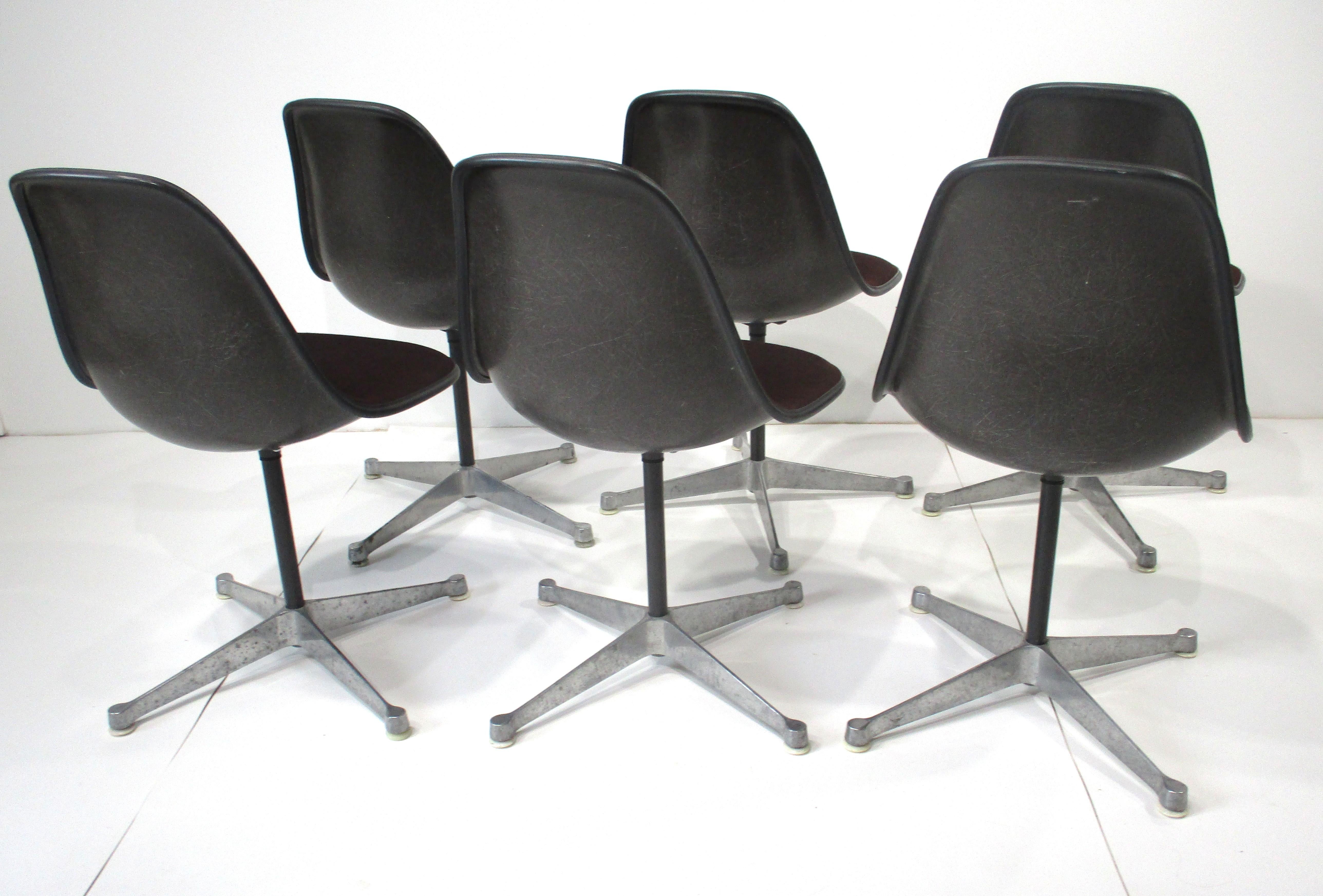 Eames Aluminum Group Scoop Upholstered Dining Chairs for Herman Miller For Sale 2