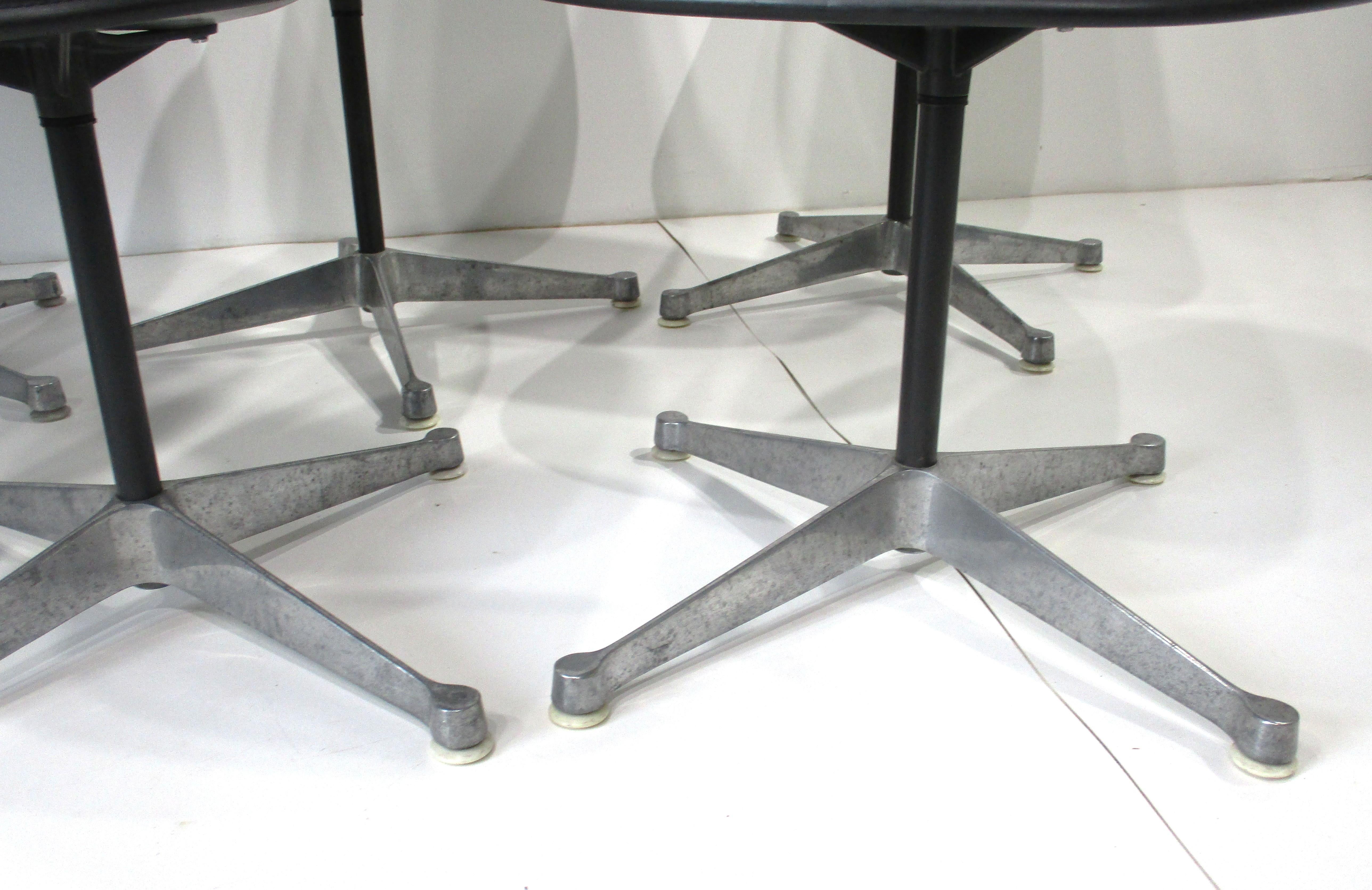 Eames Aluminum Group Scoop Upholstered Dining Chairs for Herman Miller For Sale 3