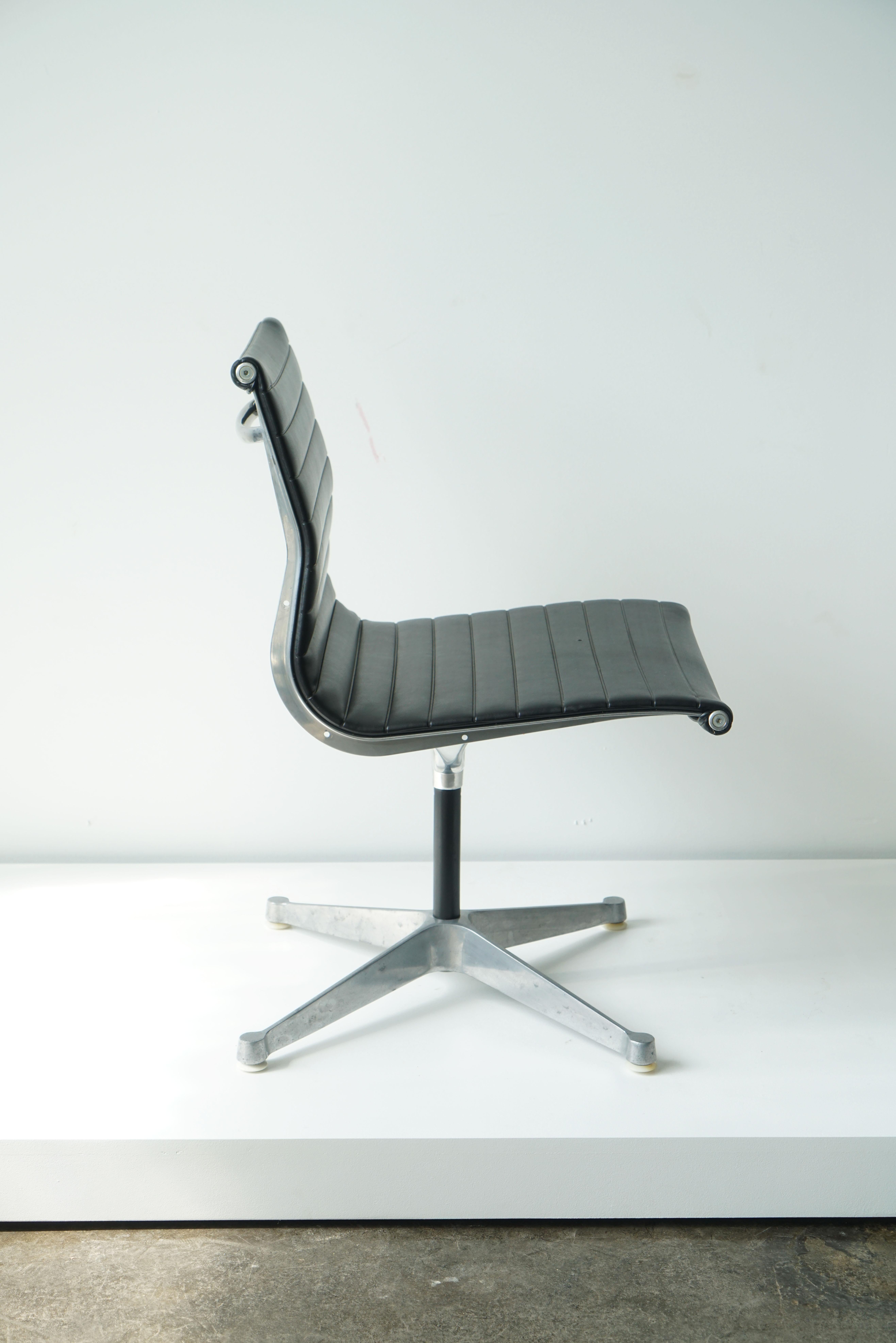 American Eames Aluminum Group Side Chair Ea330 for Herman Miller, 1970s