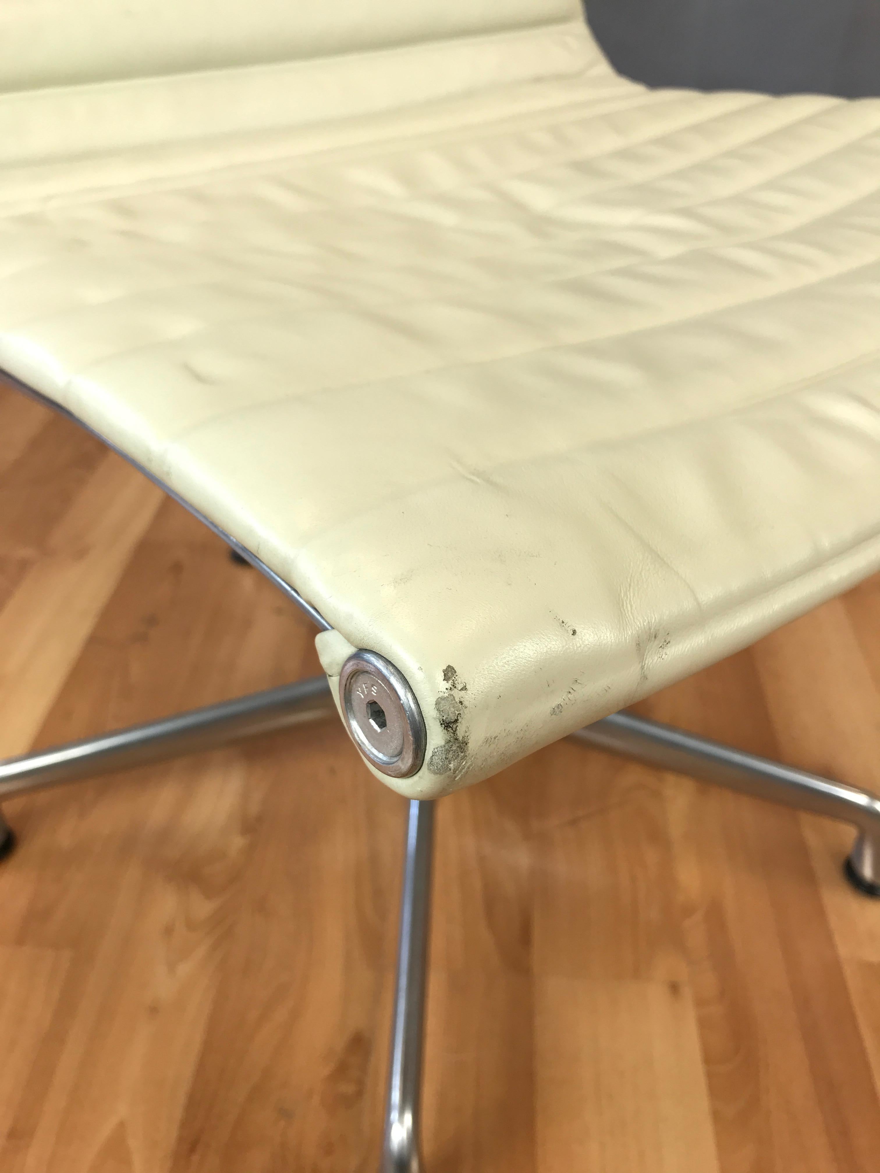 Eames Aluminum Group Side Chair for Herman Miller In Good Condition In San Francisco, CA