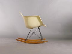 Eames and Zenith pour Herman Miller, Lemon Yellow Rocker, 2e édition, vers 1952