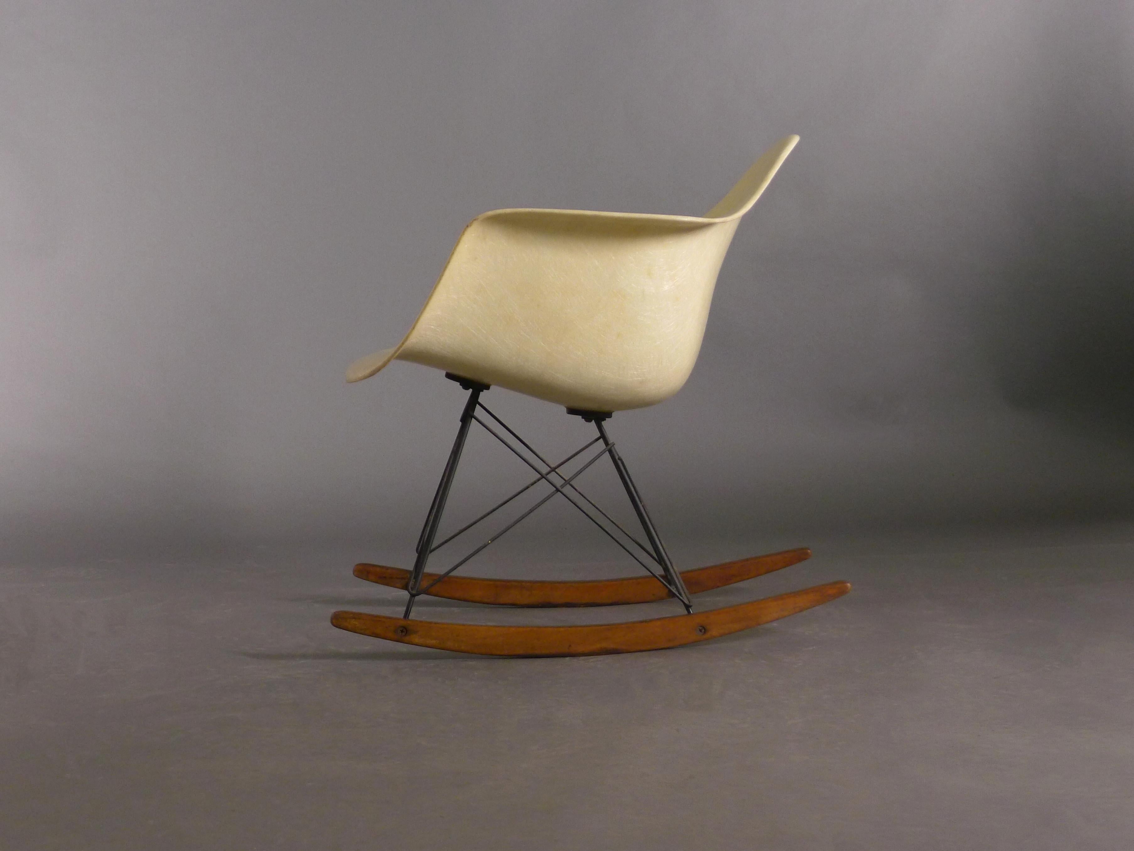 Mid-20th Century Eames and Zenith for Herman Miller, Lemon Yellow Rocker, 2nd edition, c.1952