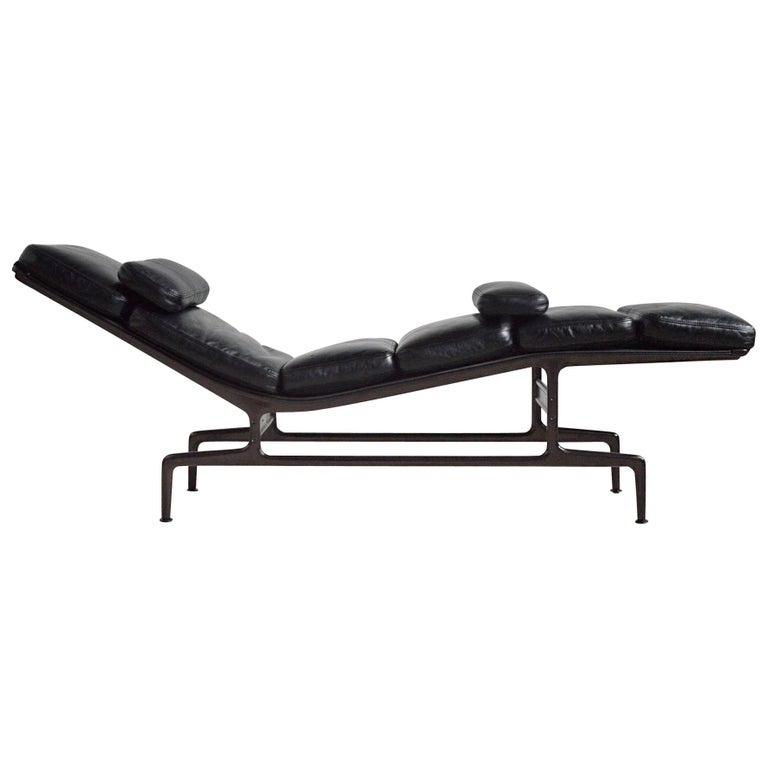 Eames “Billy Wilder” Chaise Lounge by Herman Miller at 1stDibs