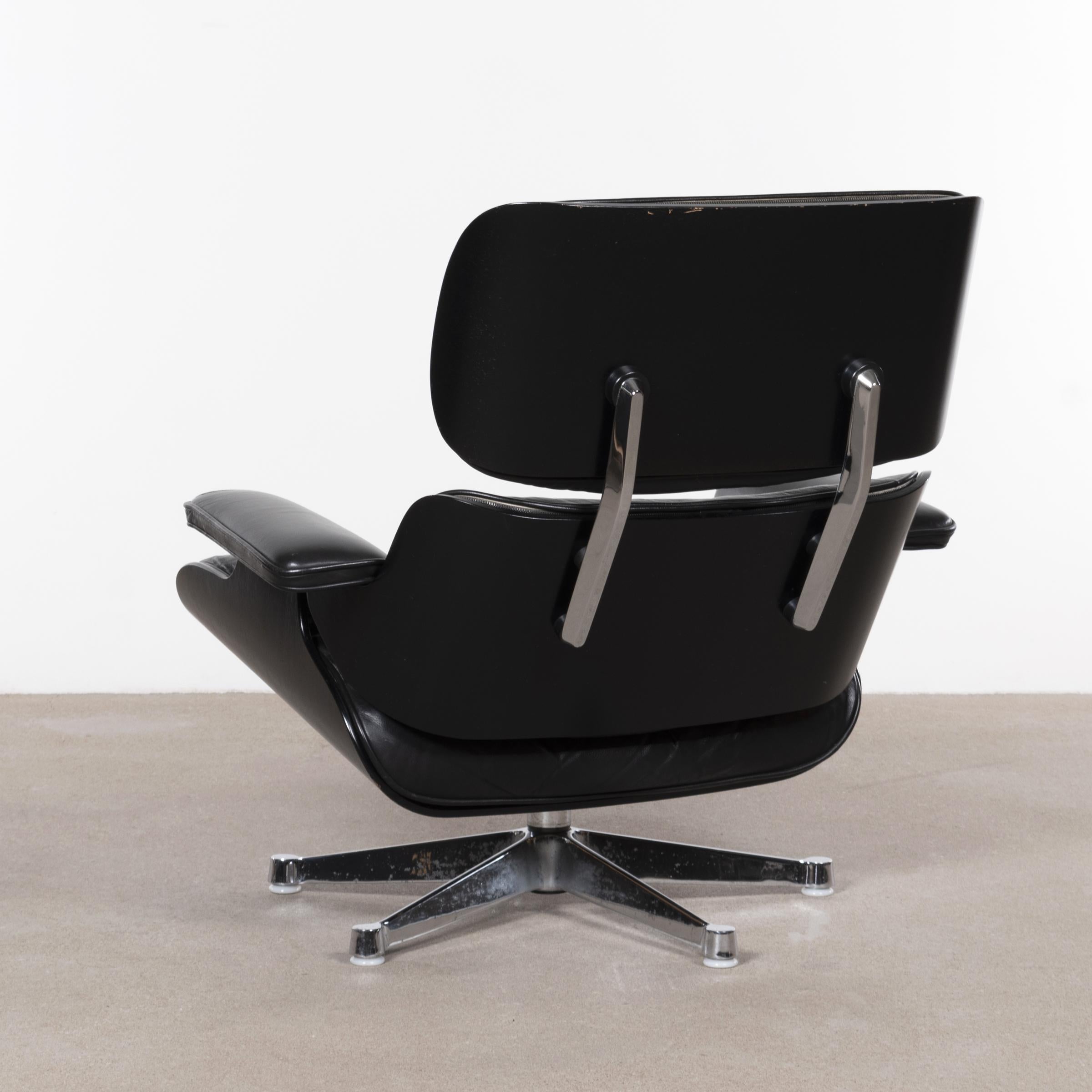 Eames Black Lounge Chair for Herman Miller International 'Vitra' In Good Condition In Amsterdam, NL