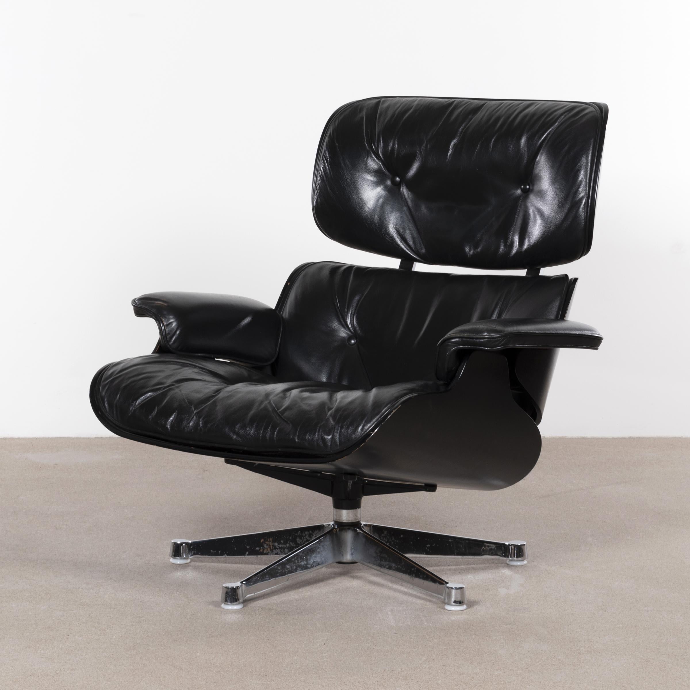 Aluminum Eames Black Lounge Chair for Herman Miller International 'Vitra'