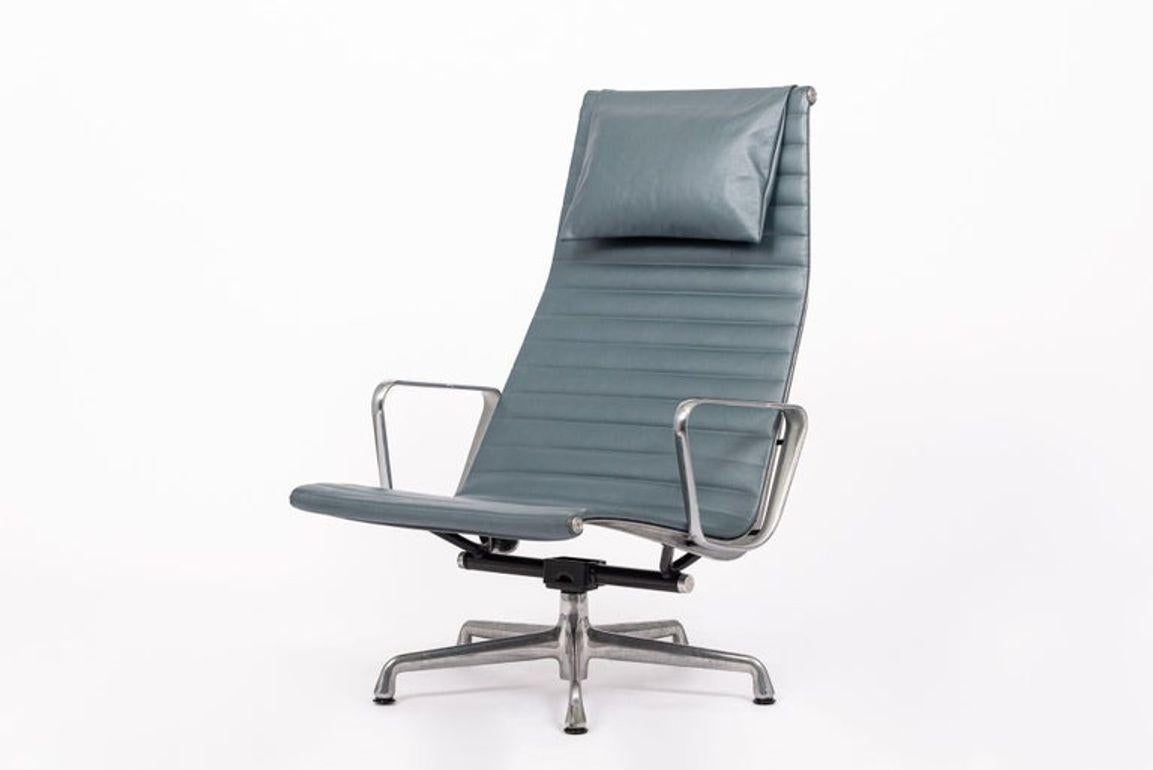 Mid-Century moderno Sedia da ufficio Eames in pelle grigio-blu per Herman Miller - 2 disponibili in vendita