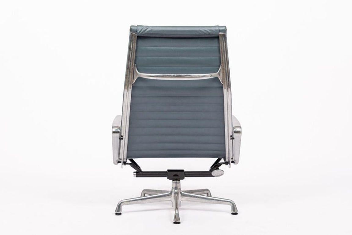 XXI secolo e contemporaneo Sedia da ufficio Eames in pelle grigio-blu per Herman Miller - 2 disponibili in vendita