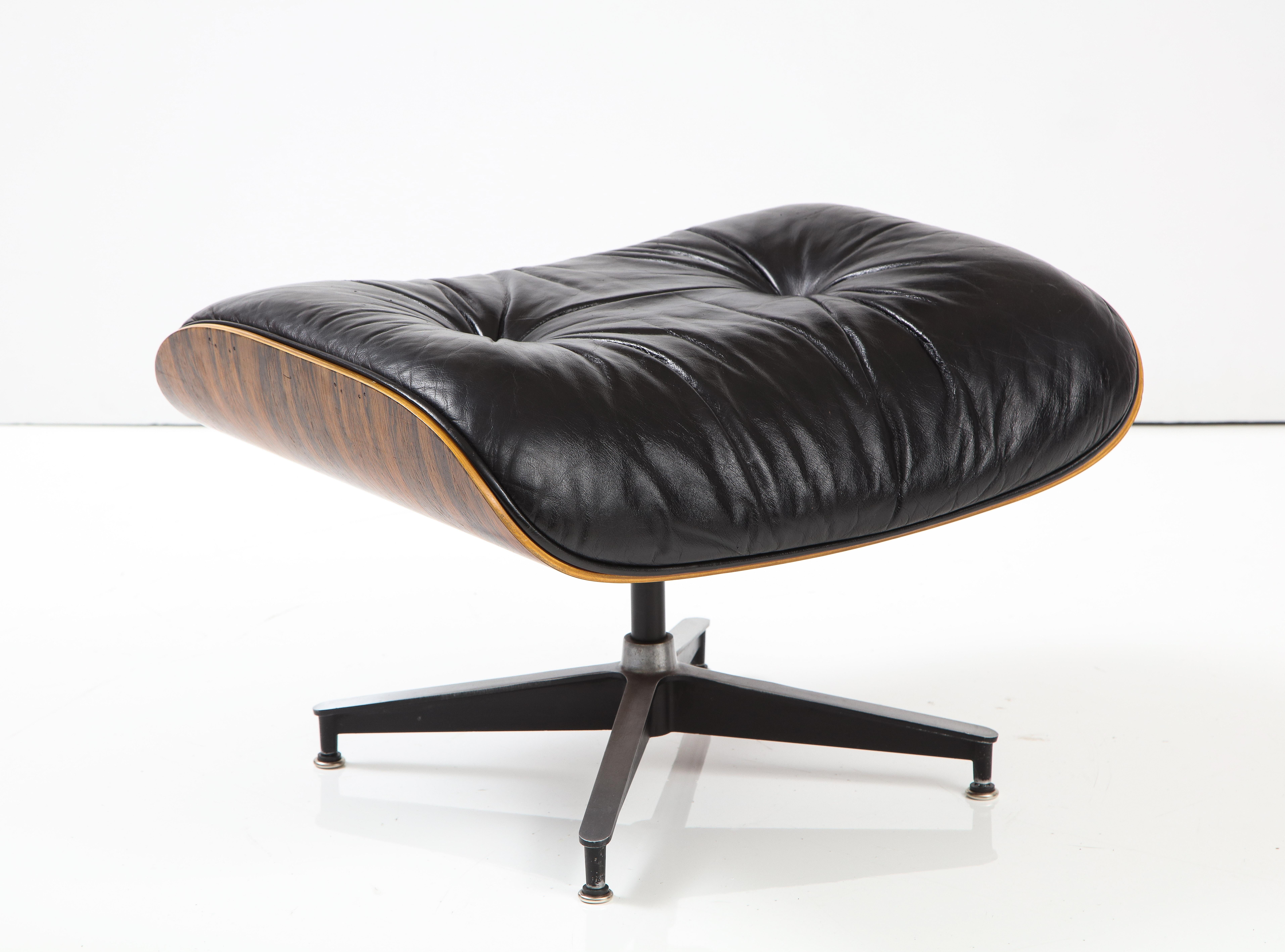 Late 20th Century Eames Brazilian Rosewood Lounge Chair And Ottoman For Sale