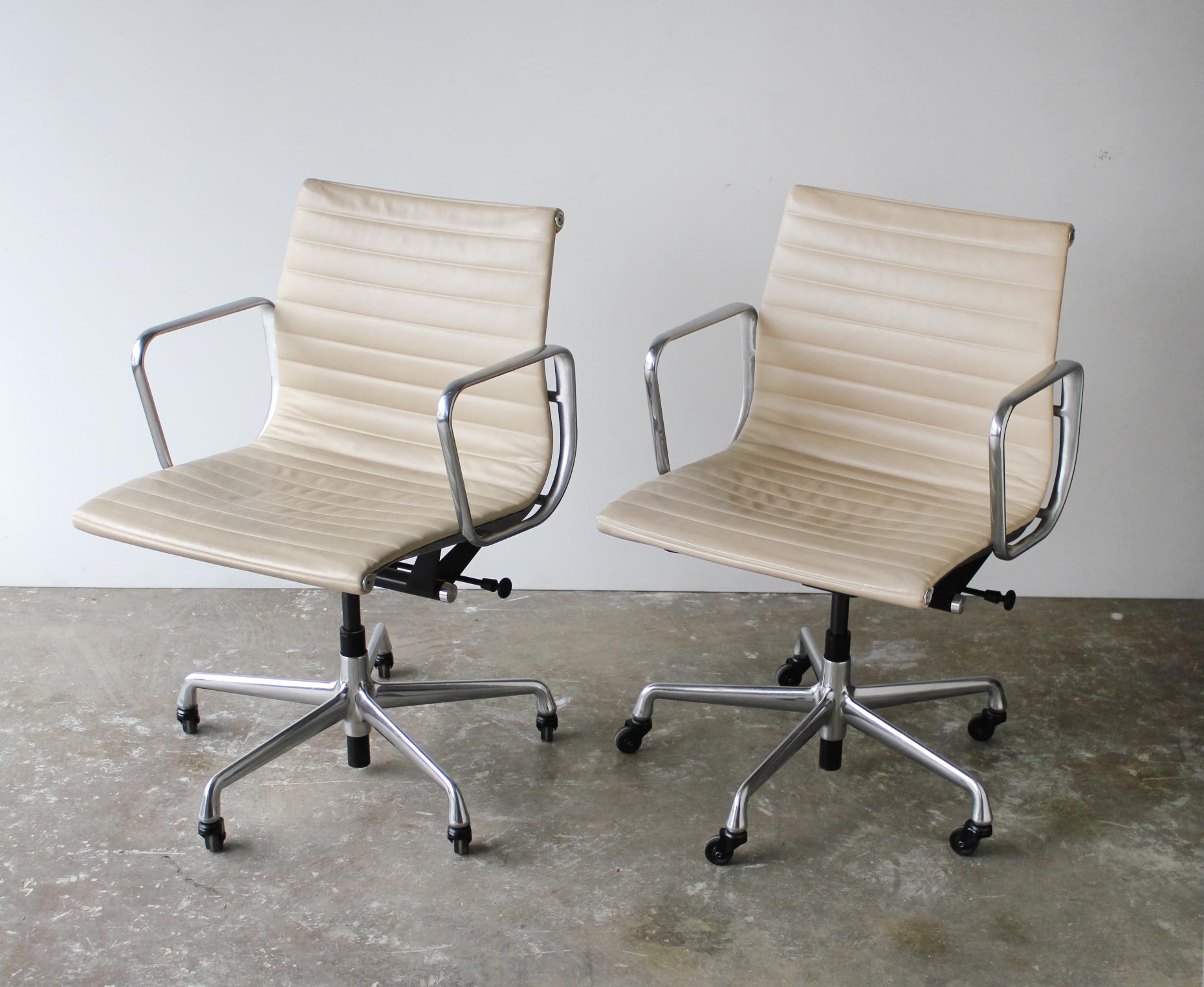 Mid-Century Modern Eames Chairs for Herman Miller Aluminum Group Management Series, 10 Available