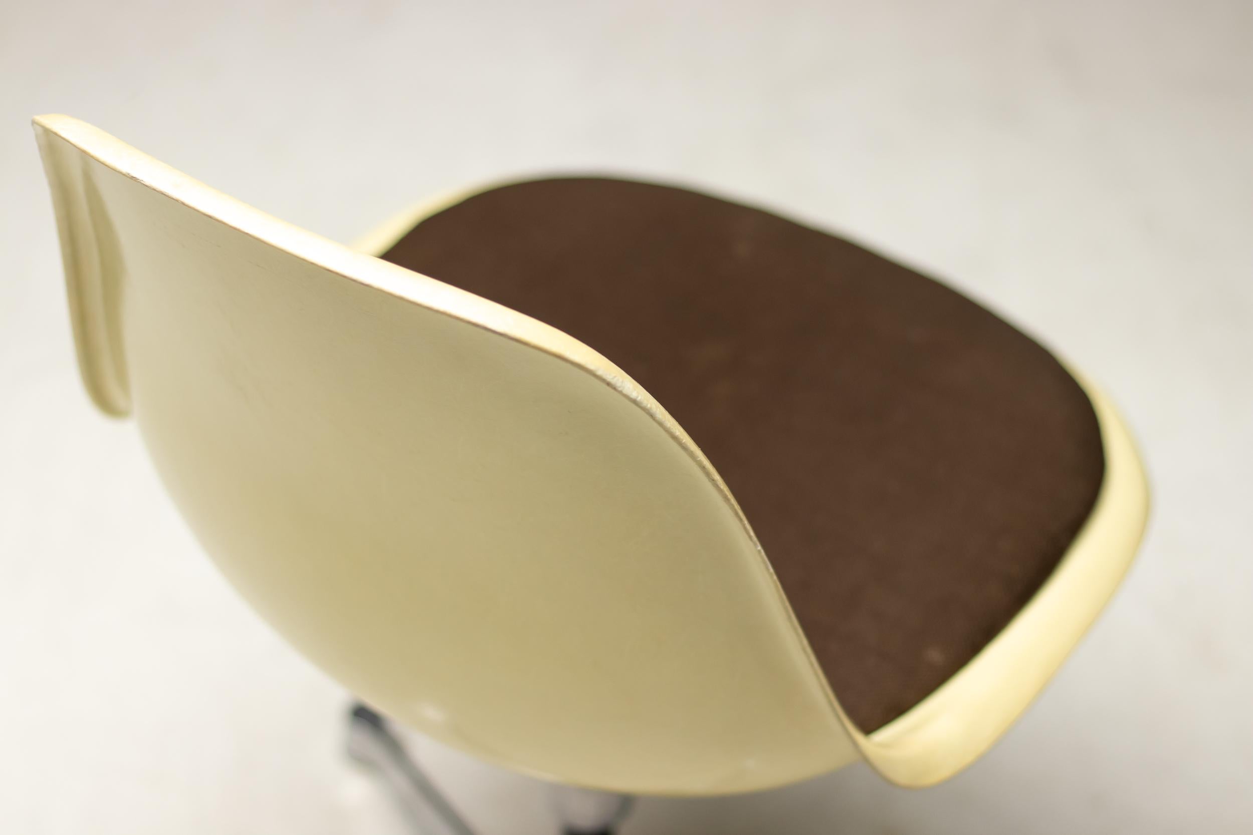 American Eames Contract Base Desk Chair For Sale