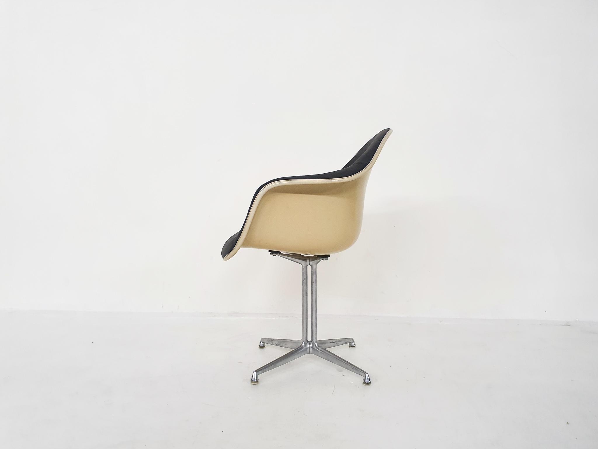 Mid-Century Modern Eames DAL 