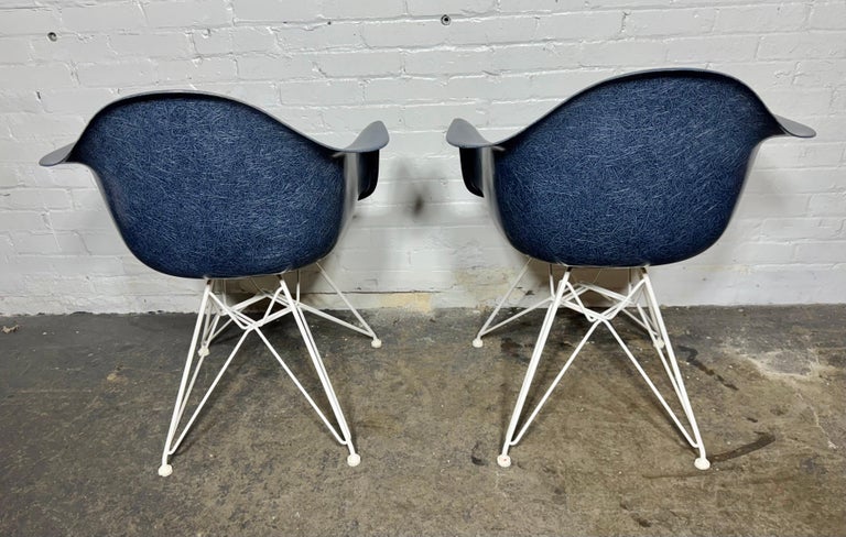 Eames DAR ARM SHELL Fiberglass Chair/ Electric Blue on White