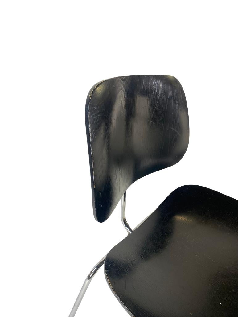 Eames DCM Dining Chair by Herman Miller In Good Condition For Sale In Brooklyn, NY