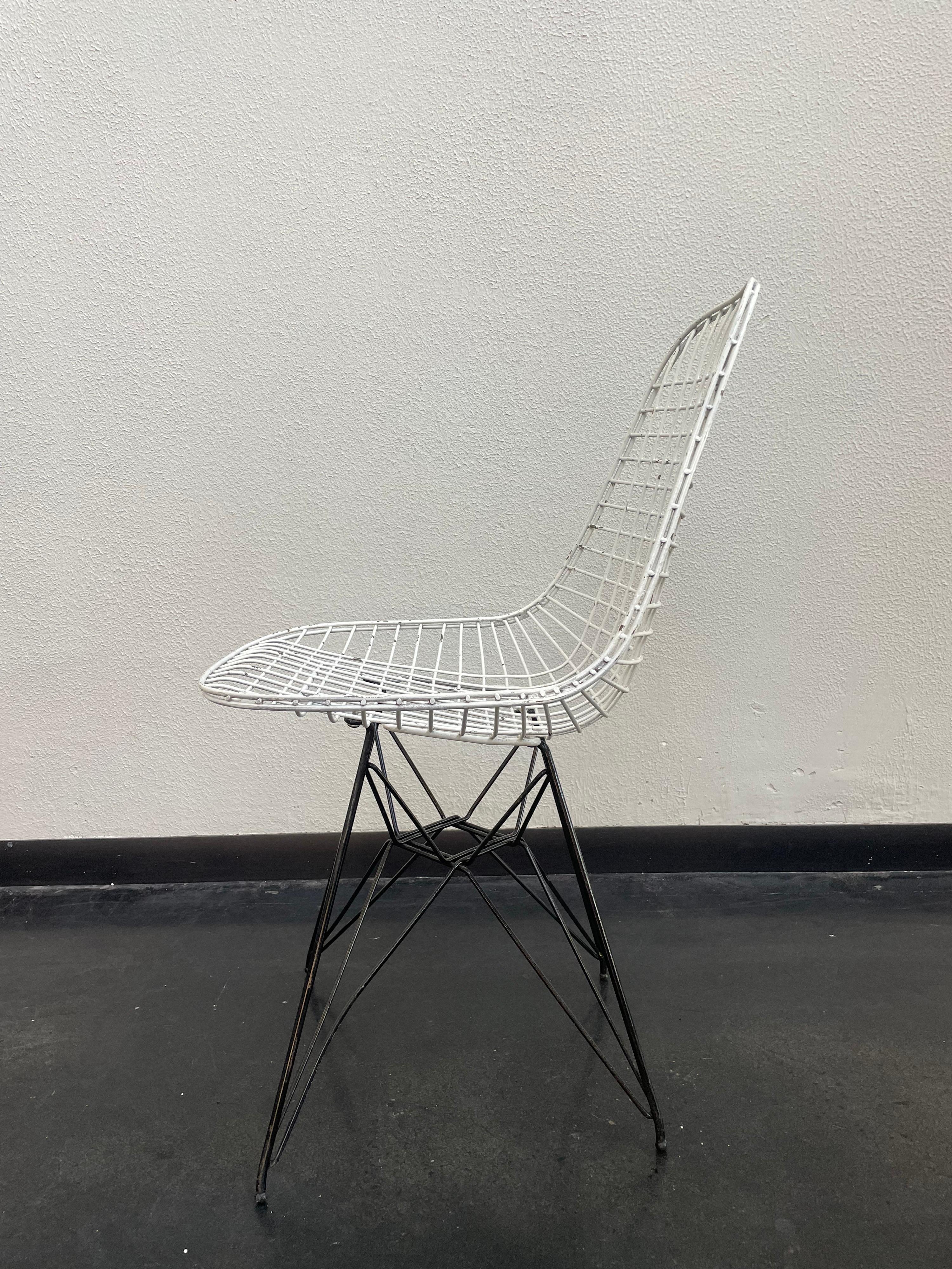 Mid-Century Modern Eames Dkr Wire Chairs on Eiffel Tower Base