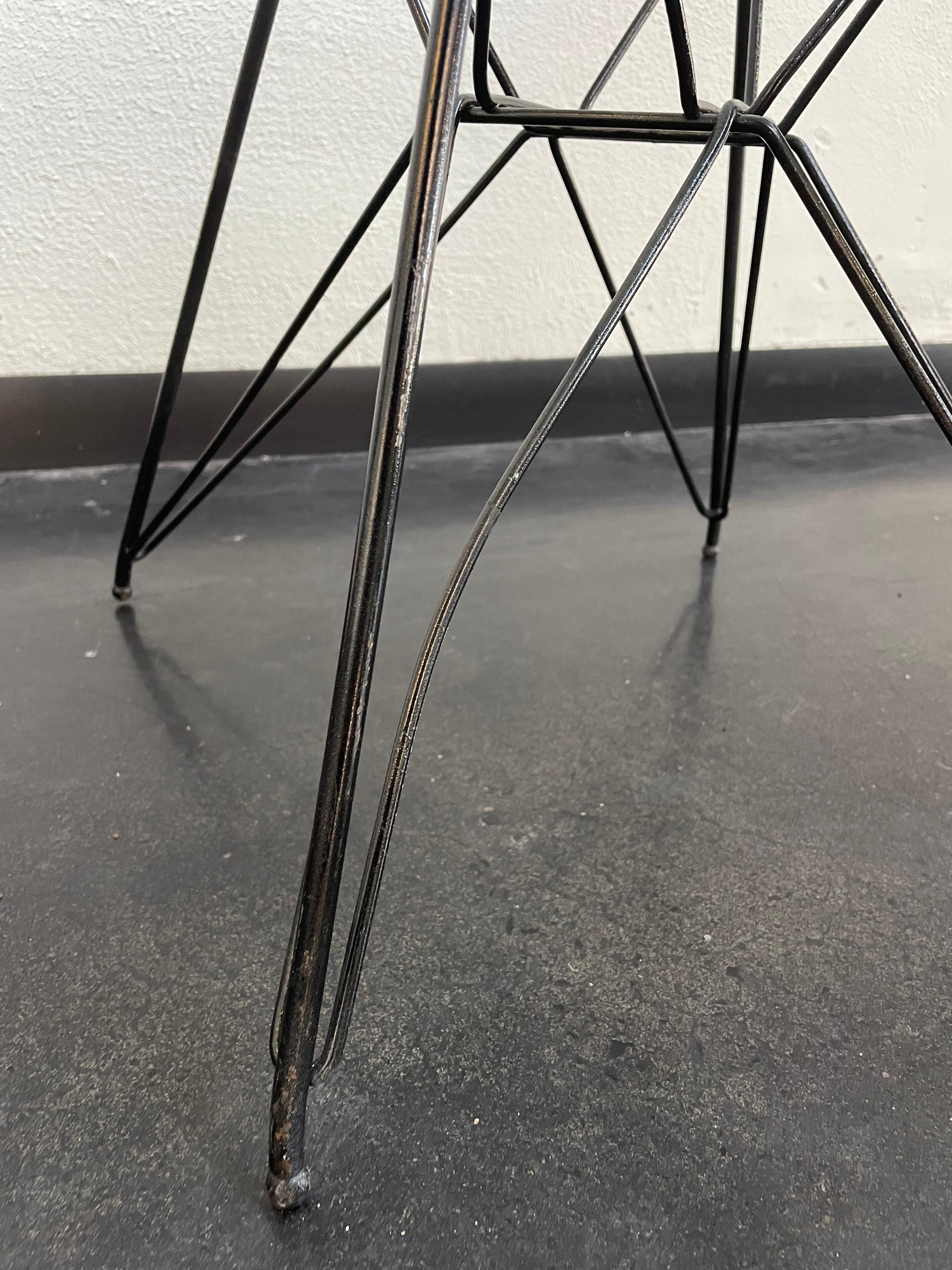 Eames Dkr Wire Chairs on Eiffel Tower Base In Good Condition In Philadelphia, PA