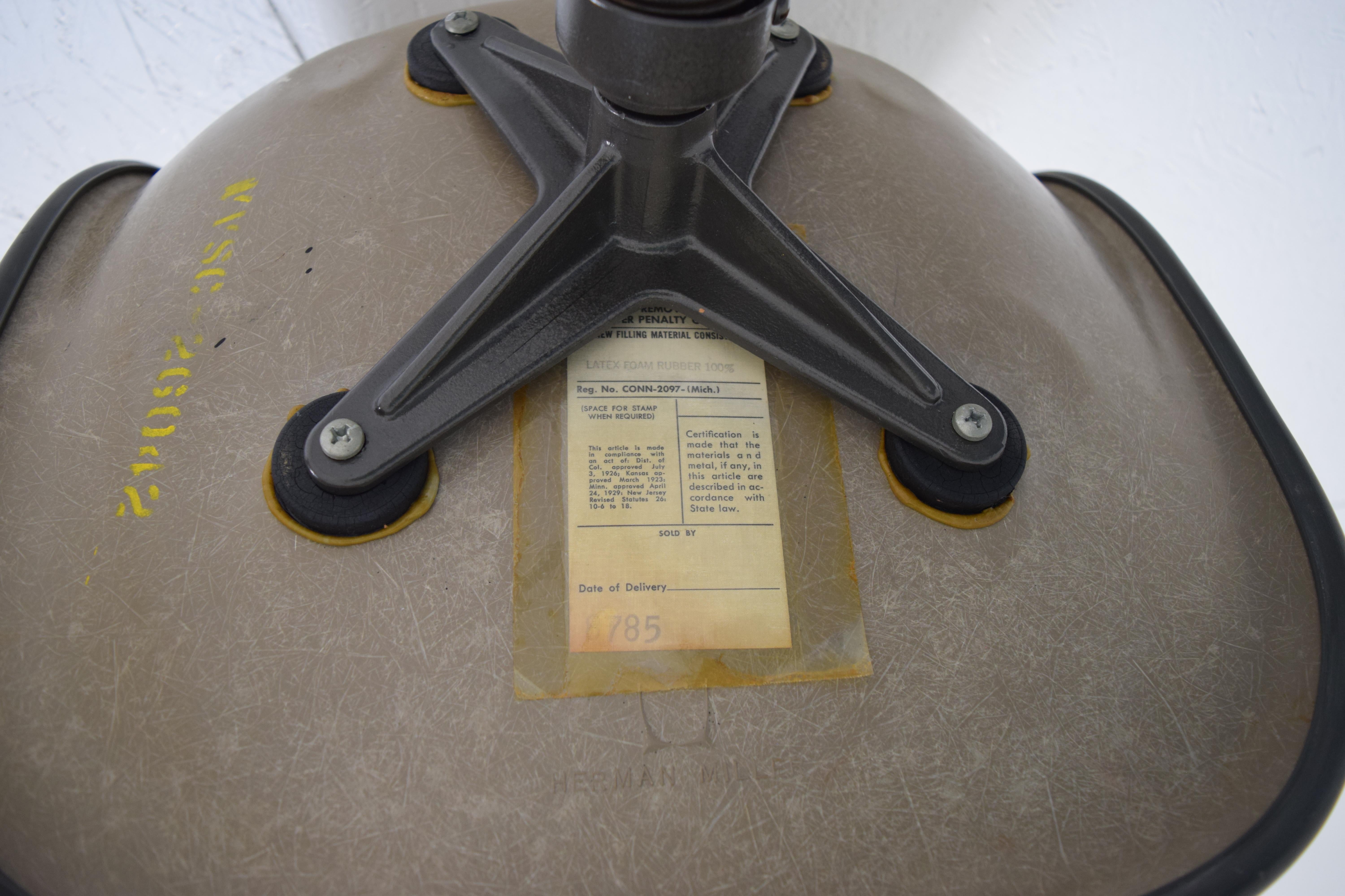 Eames Drafting Chair, 1962 In Excellent Condition In South Charleston, WV