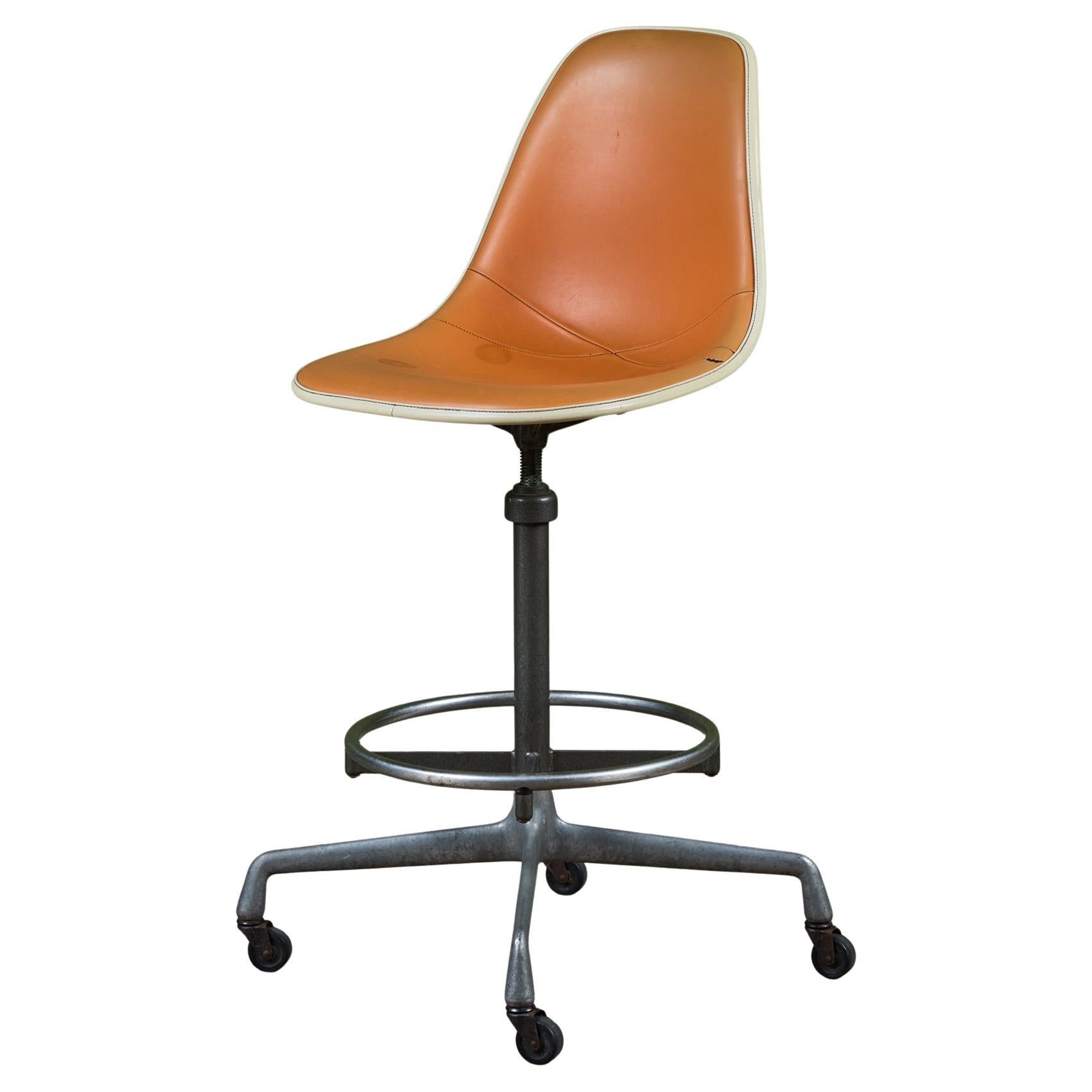 Eames handgefertigter Hocker für Herman Miller