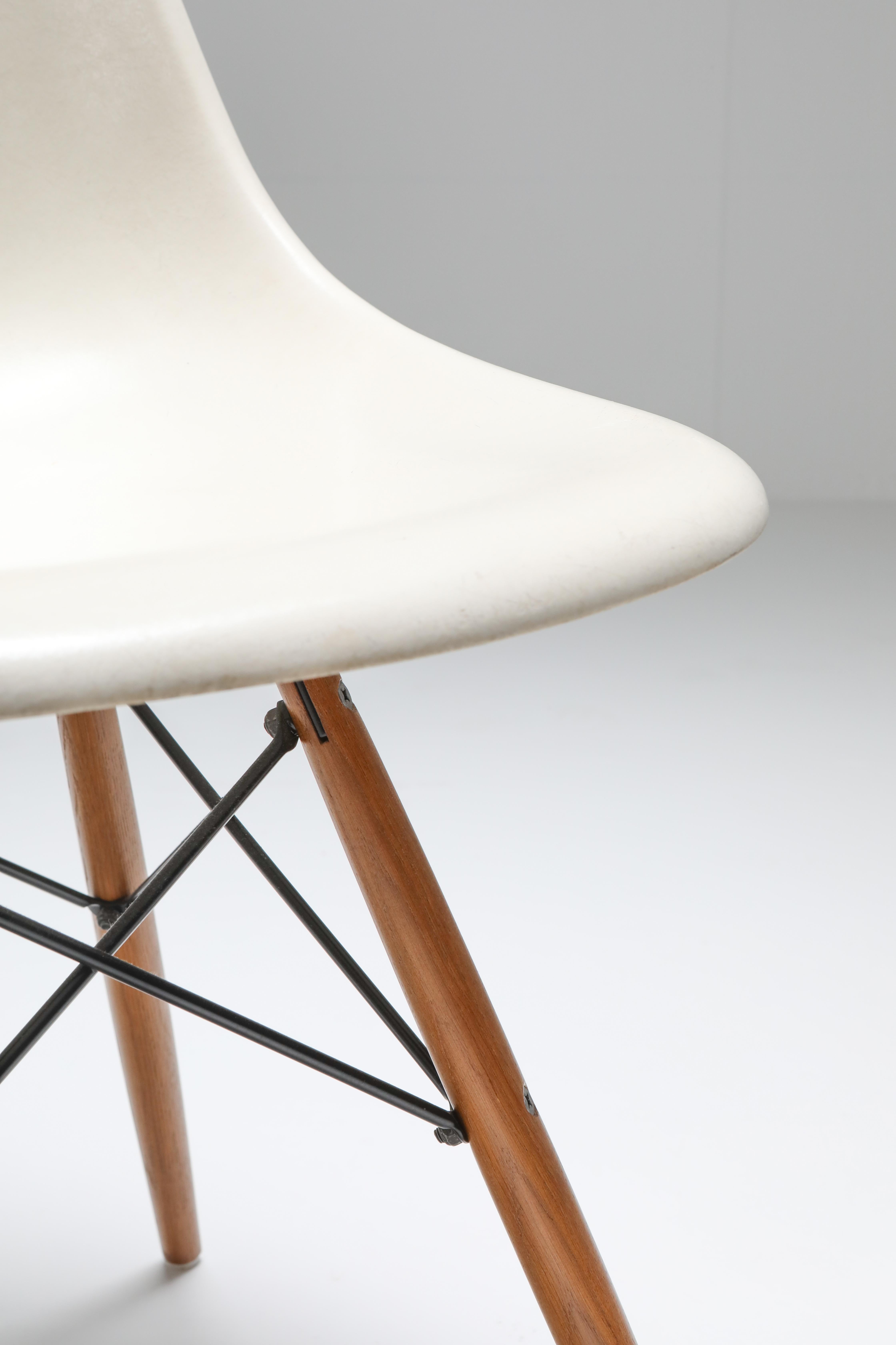 Eames DSW Chair for Herman Miller 4