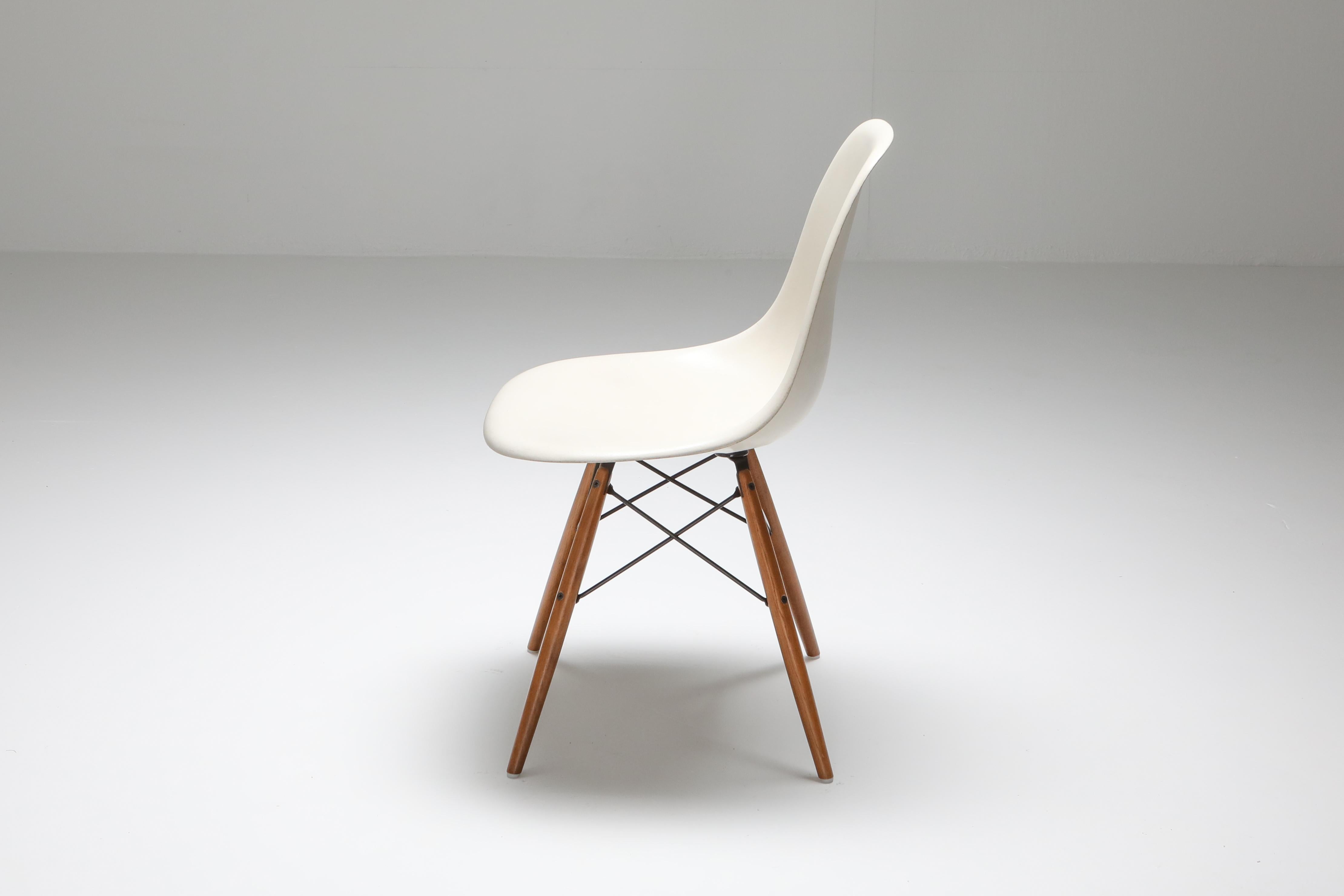 Mid-Century Modern Eames DSW Chair for Herman Miller