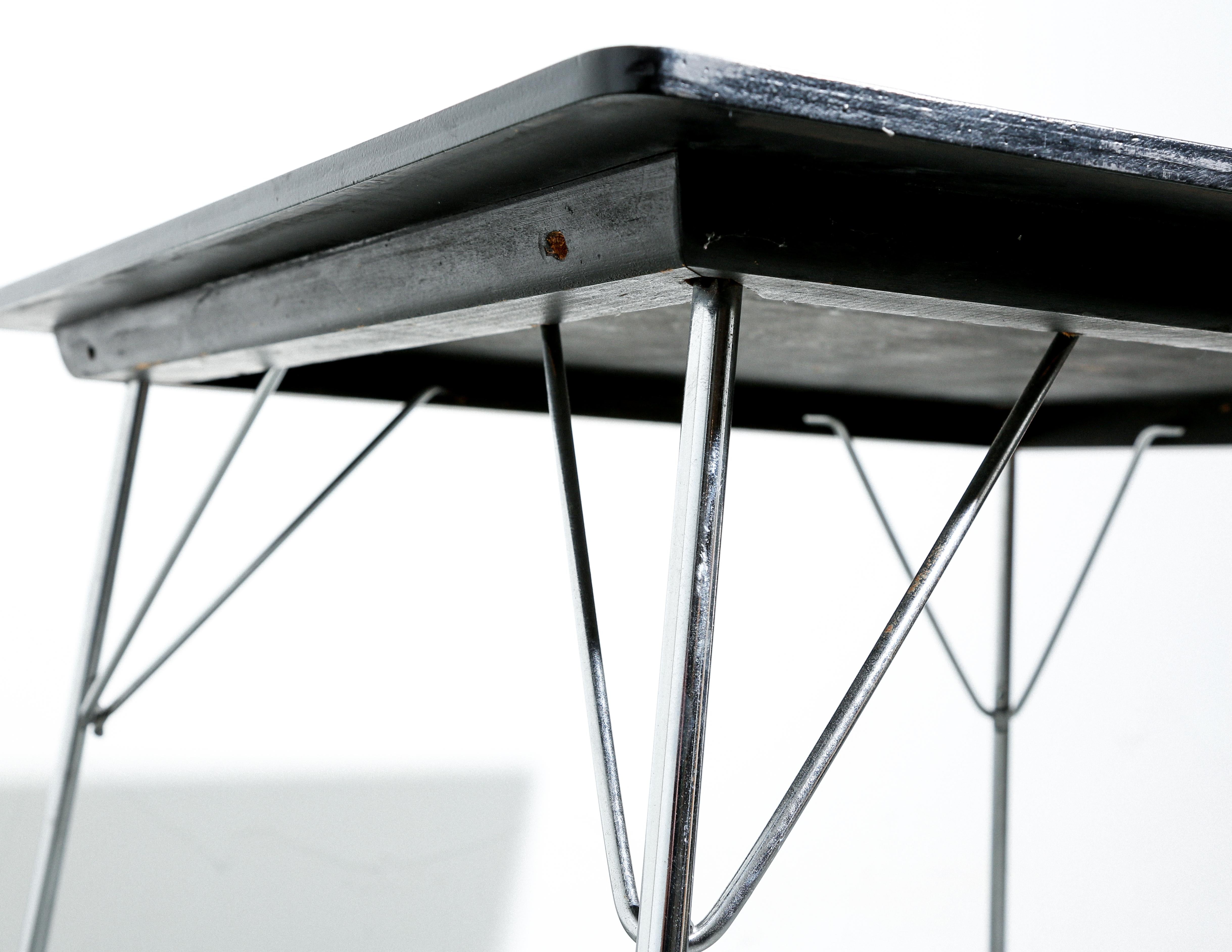 Eames DTM-2 Table In Good Condition For Sale In Brooklyn, NY