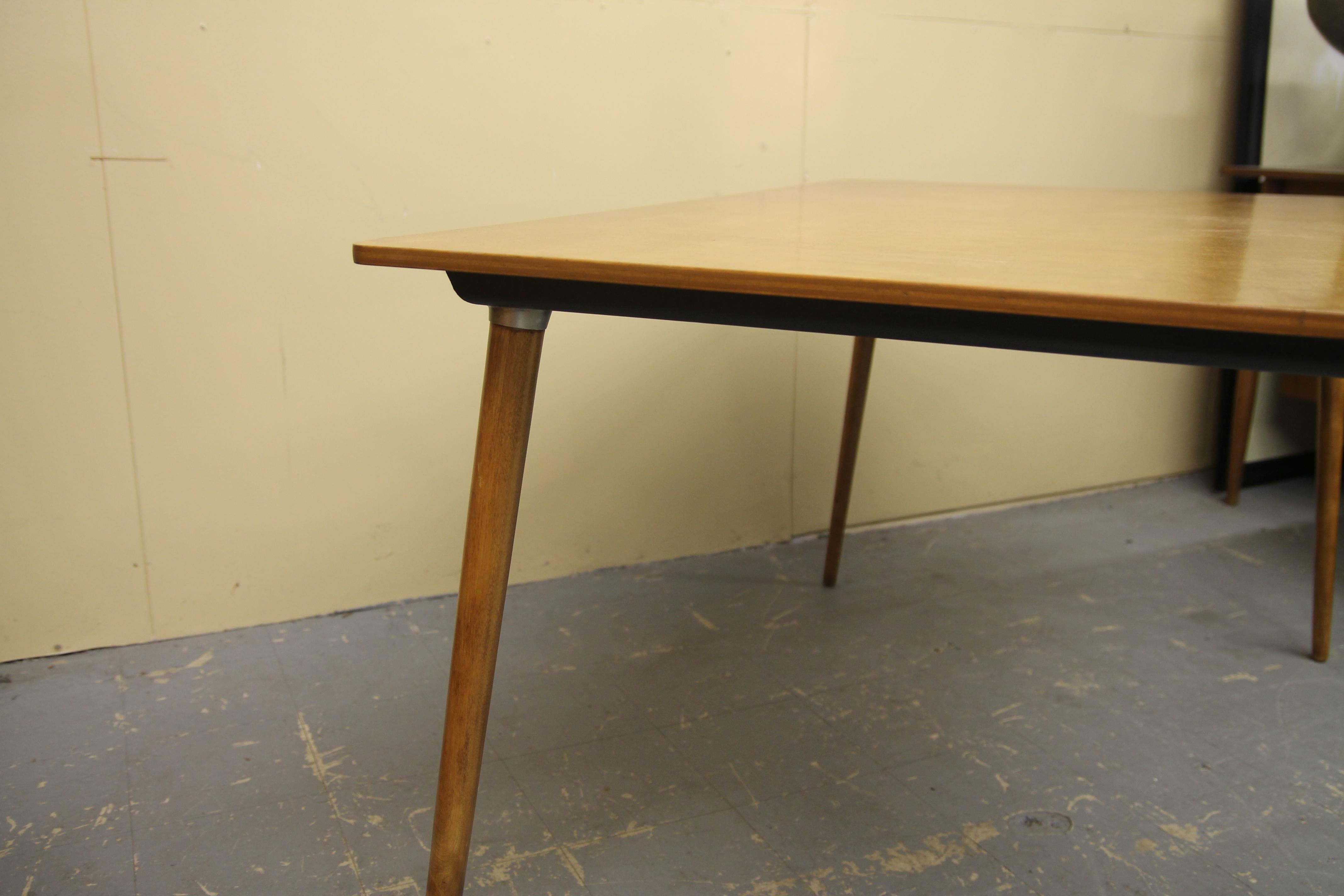 Eames DTW-3 Dining Table In Good Condition In Asbury Park, NJ