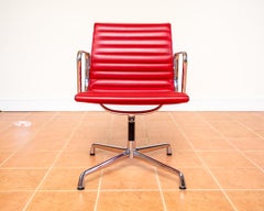 Fauteuil Eames EA108 par ICF 1 de 4 MCM 1970 pivotant cuir rouge chrome aluminium
